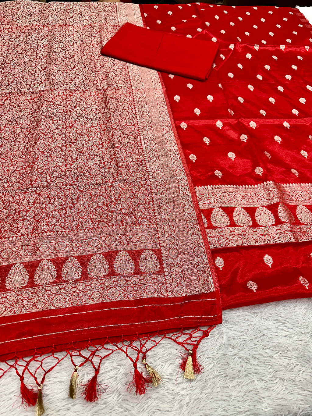 ✨ Banarasi Jacquard Gap Buti HO Silk 3-Piece Unstitched Dress Material MSS15