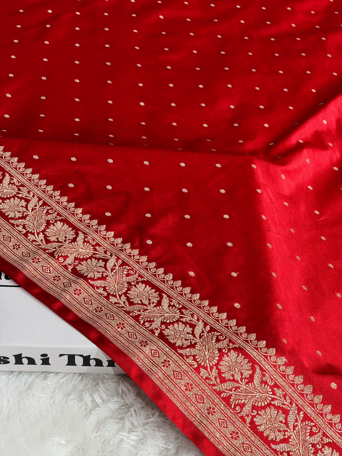 Red Mashru Kataan Silk Banarasi Saree with Buti Woven Design & Rich Zari Pallu – MKS864