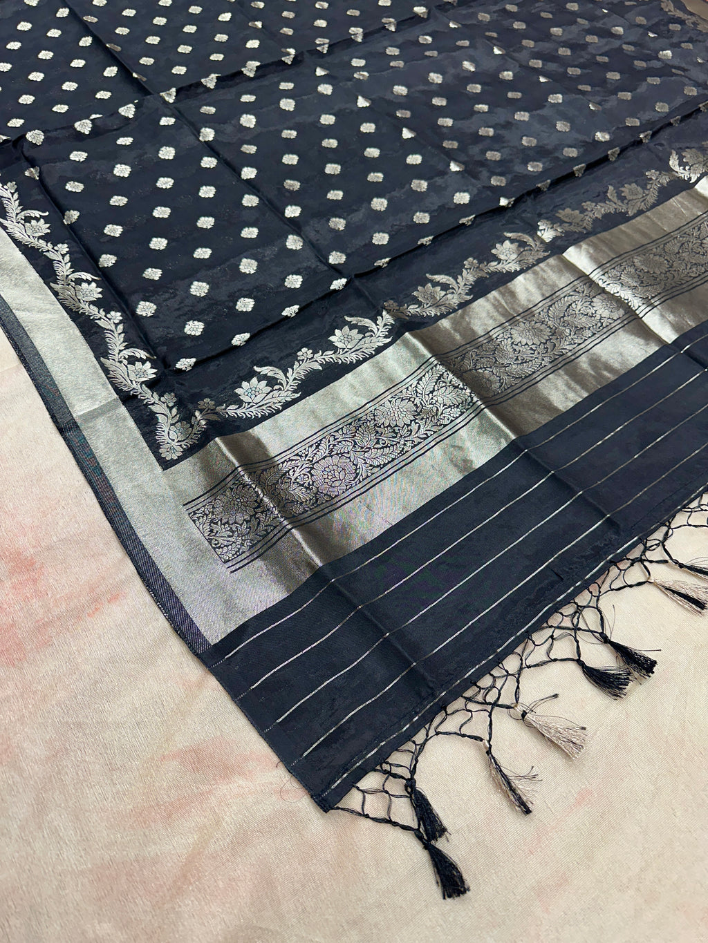 ✨ Banarasi Jacquard Gap Buti HO Silk 3-Piece Unstitched Dress Material MSS20