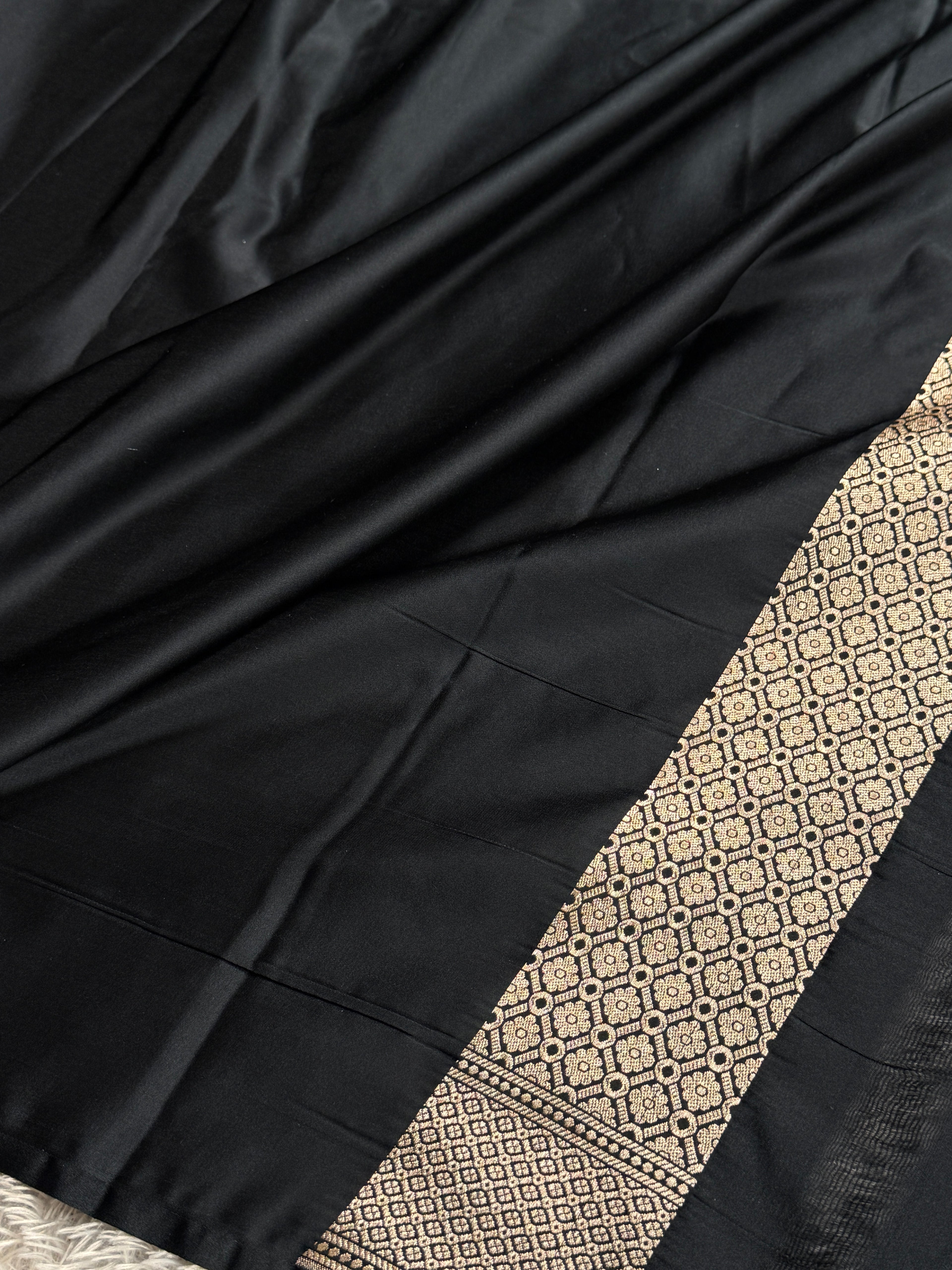 Black Mashru Kataan Silk Banarasi Saree with Ghat Woven Design & Rich Zari Pallu | MKS783