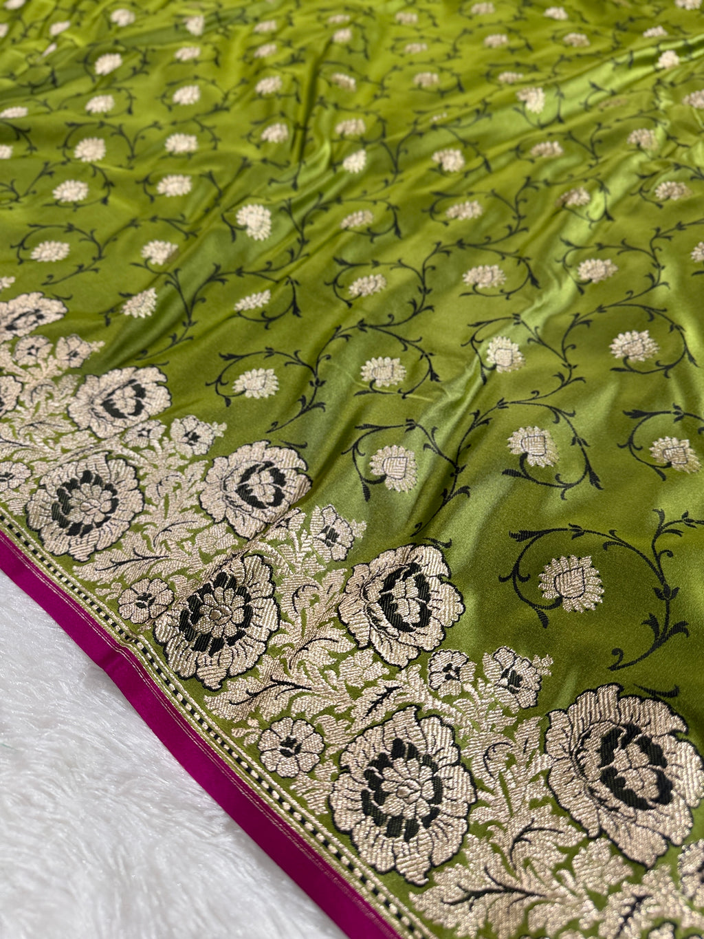 Pista Green Banarasi Mashru Kataan Silk Saree with Tanchoi Floral Weaving & Fancy Banarasi Border MKS102
