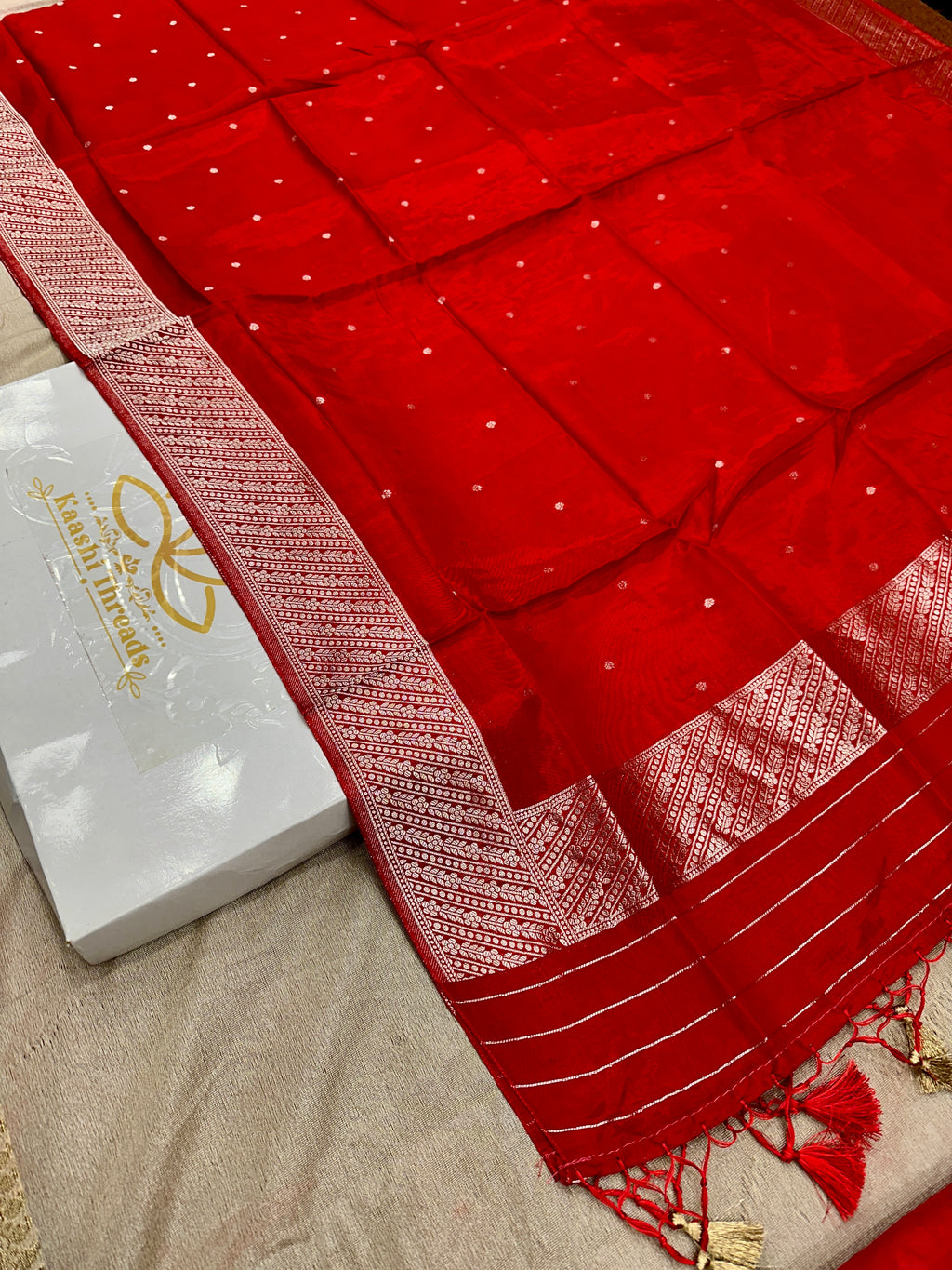 ✨ Banarasi Jacquard Gap Buti HO Silk 3-Piece Unstitched Dress Material MSS22
