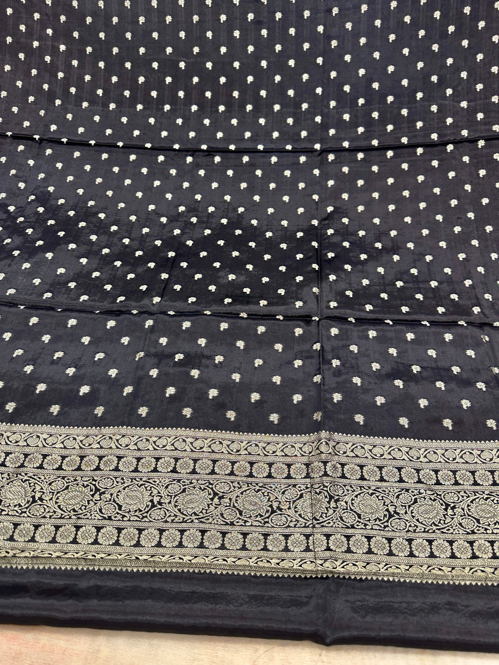 ✨ Banarasi Jacquard Gap Buti HO Silk 3-Piece Unstitched Dress Material MSS17