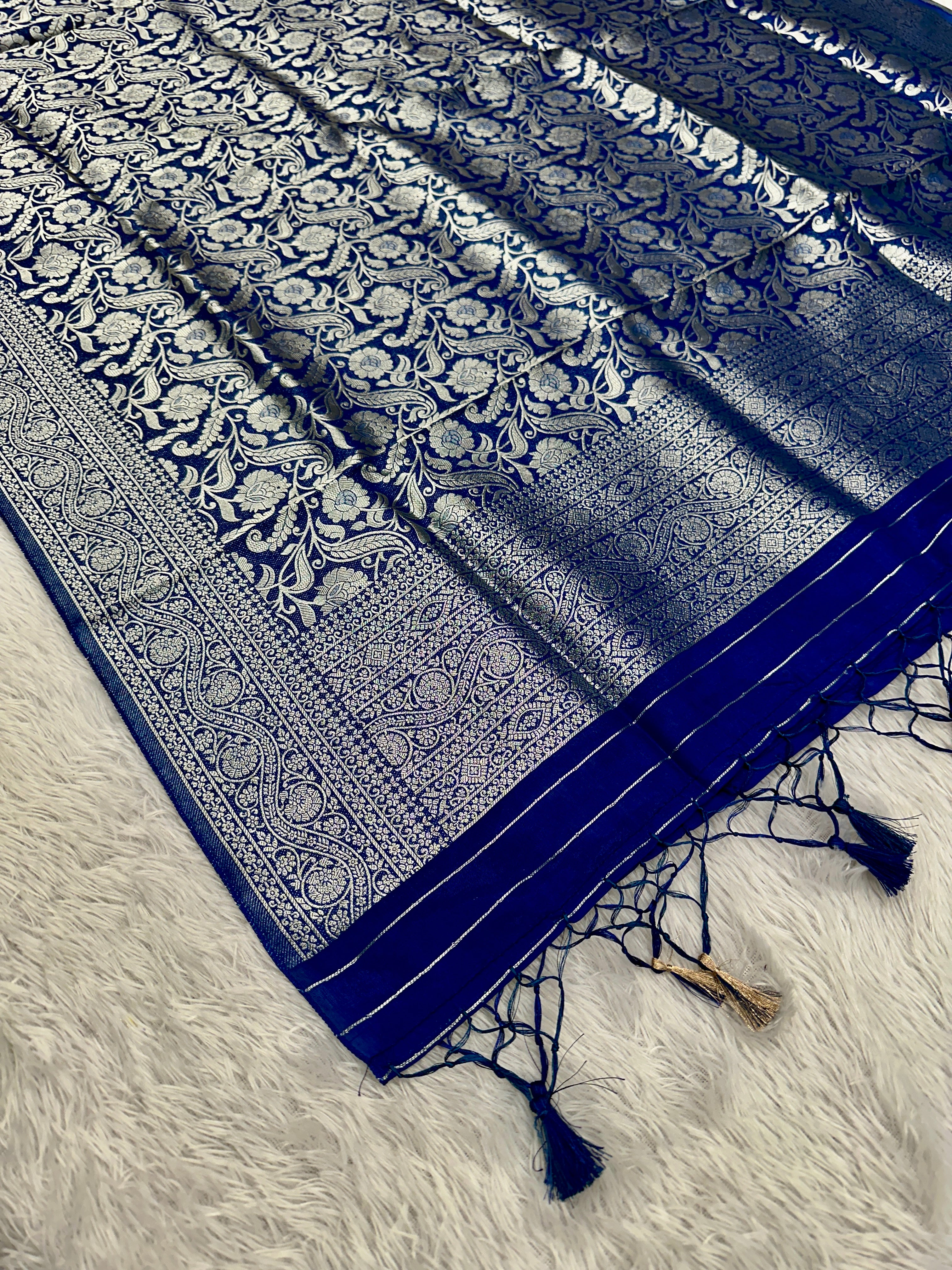 ✨ Banarasi Jacquard Gap Buti HO Silk 3-Piece Unstitched Dress Material MSS14