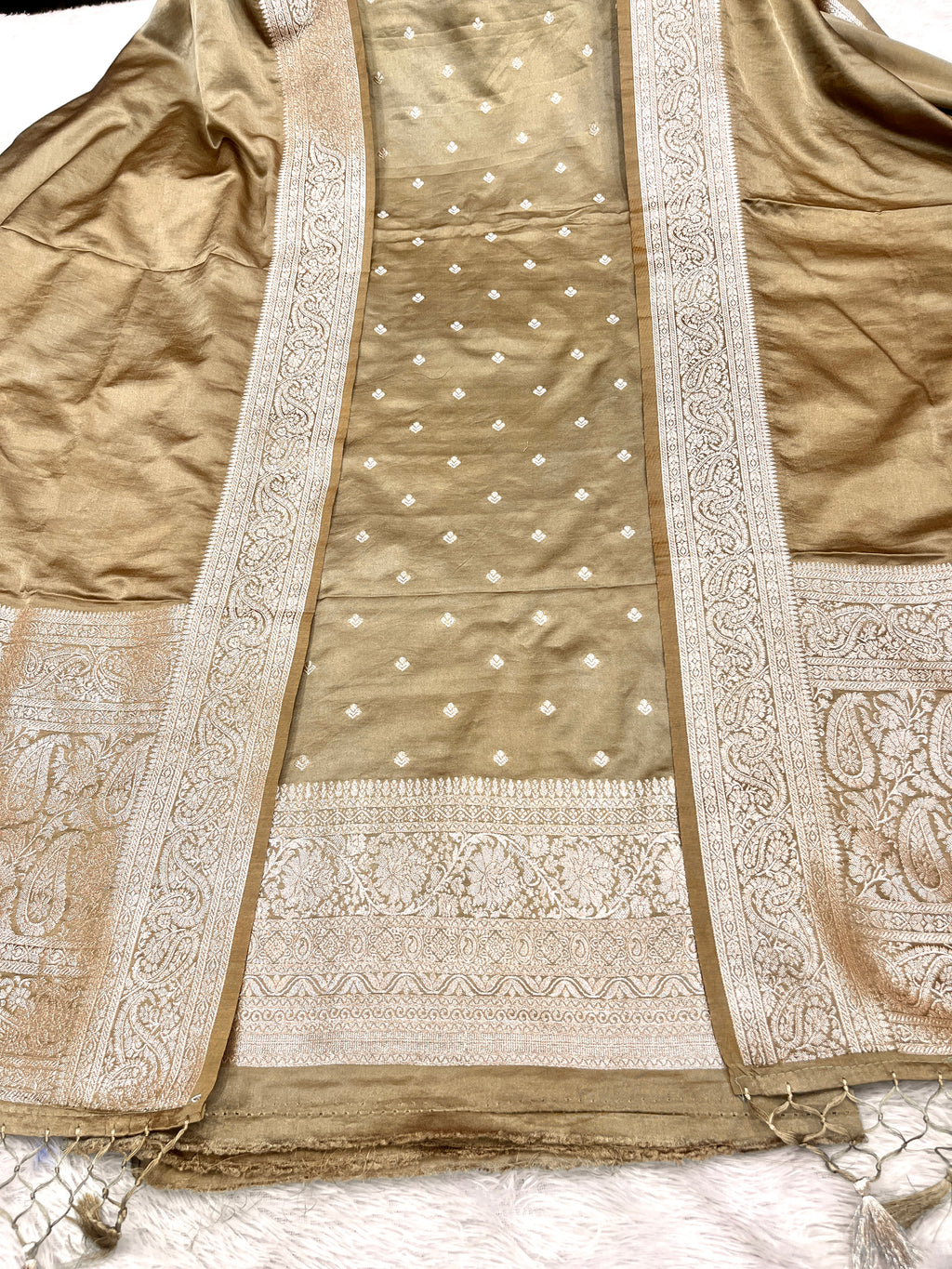 Mashru kataan Buti Suit MSS002