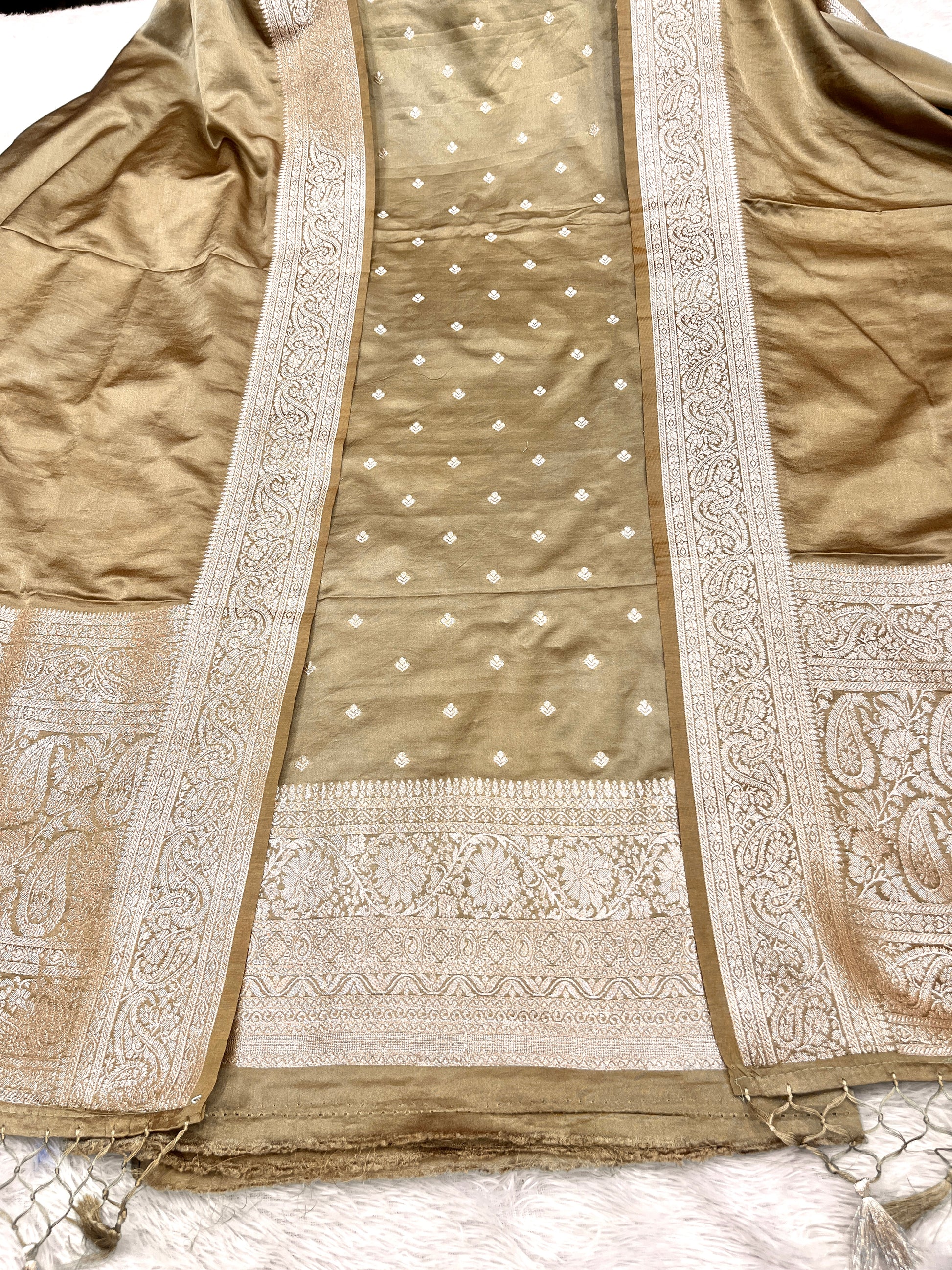 Mashru kataan Buti Suit MSS002