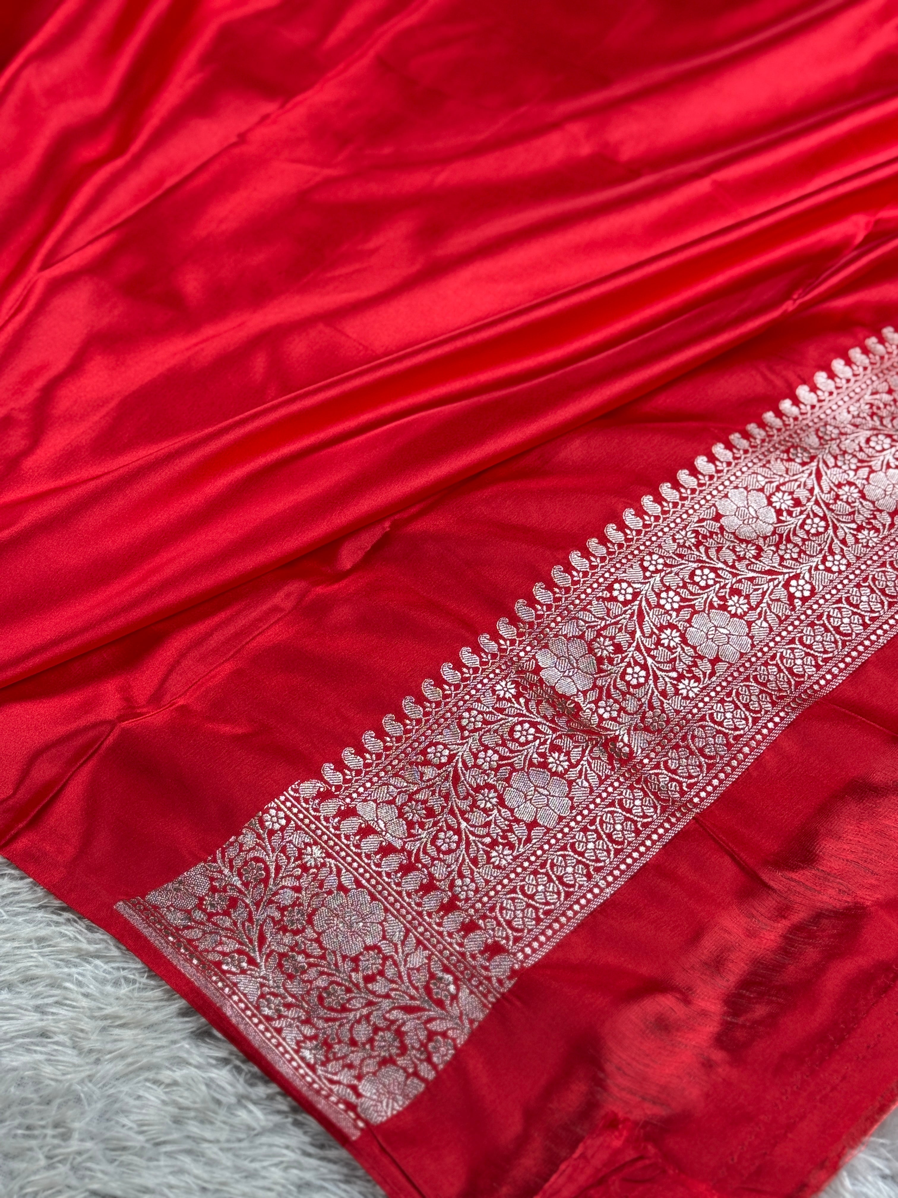 Red Mashru Kataan Silk Banarasi Saree with Tanchoi Zari Meenakari Weave & Rich Pallu | Kaashi Threads MKS509