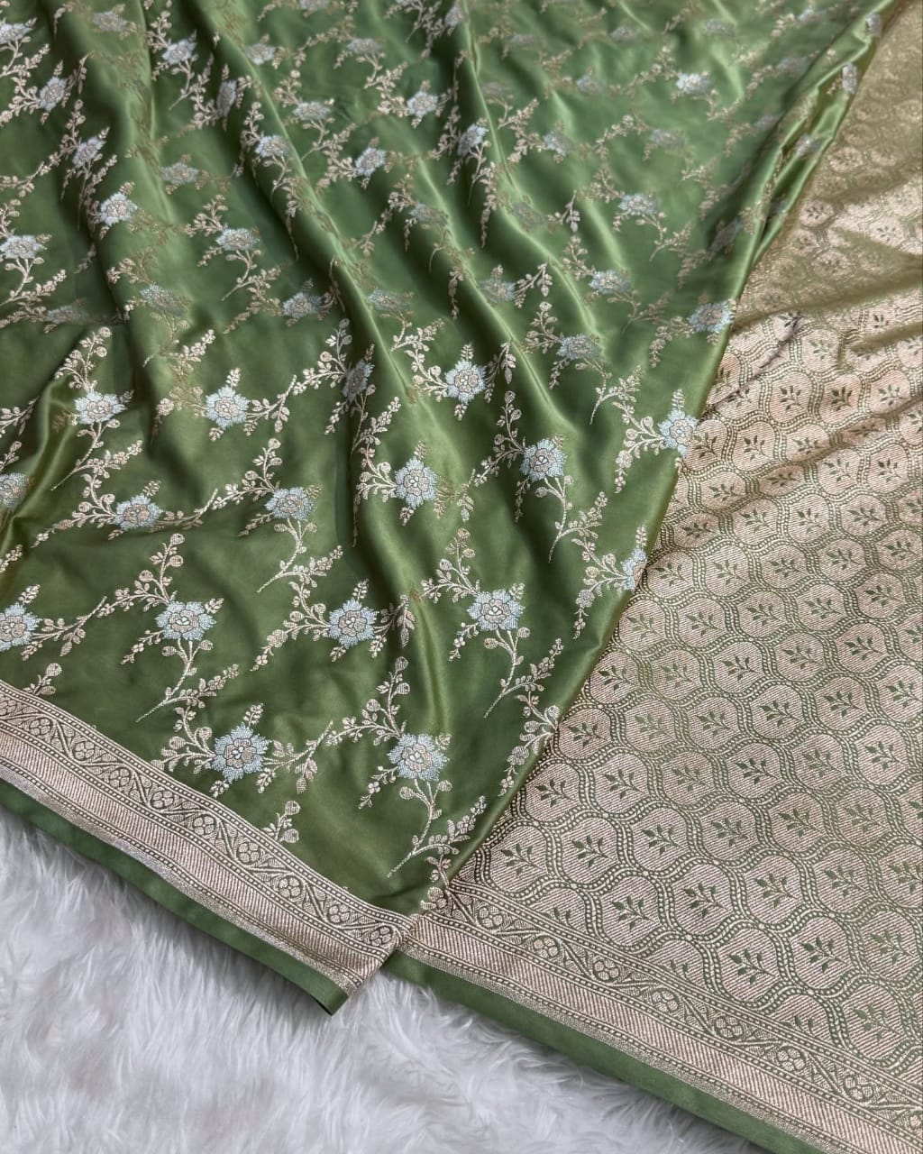 Banarasi Mashru Kataan Silk Saree Featuring Jaal Weave with Silver Zari Meena Work & Rich Pallu – MKS414