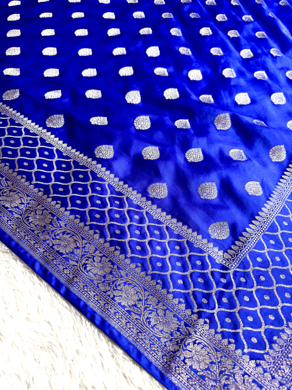 Royal Blue Banarasi Mashru Silk Saree with Jacquard Woven Paan Buta Design MKS090
