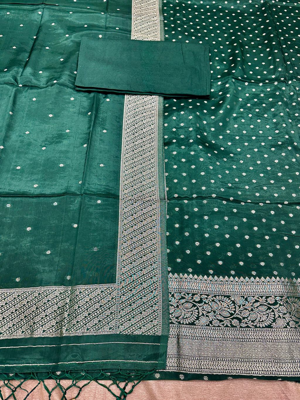 ✨ Banarasi Jacquard Gap Buti HO Silk 3-Piece Unstitched Dress Material MSS22