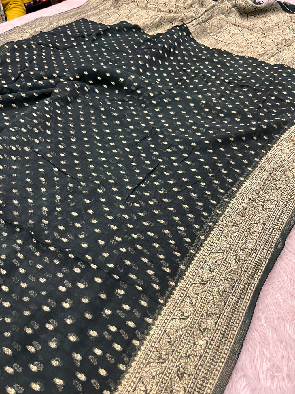 Banarsi Pure Natural Georgette Traditional Patti Buti  Design VSG05