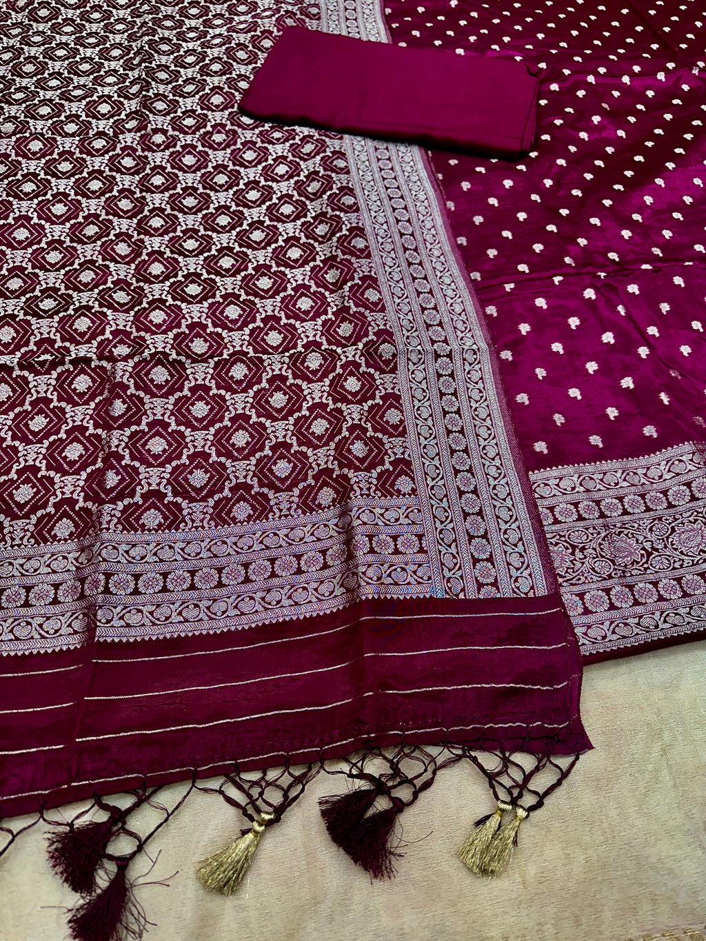✨ Banarasi Jacquard Gap Buti HO Silk 3-Piece Unstitched Dress Material MSS17