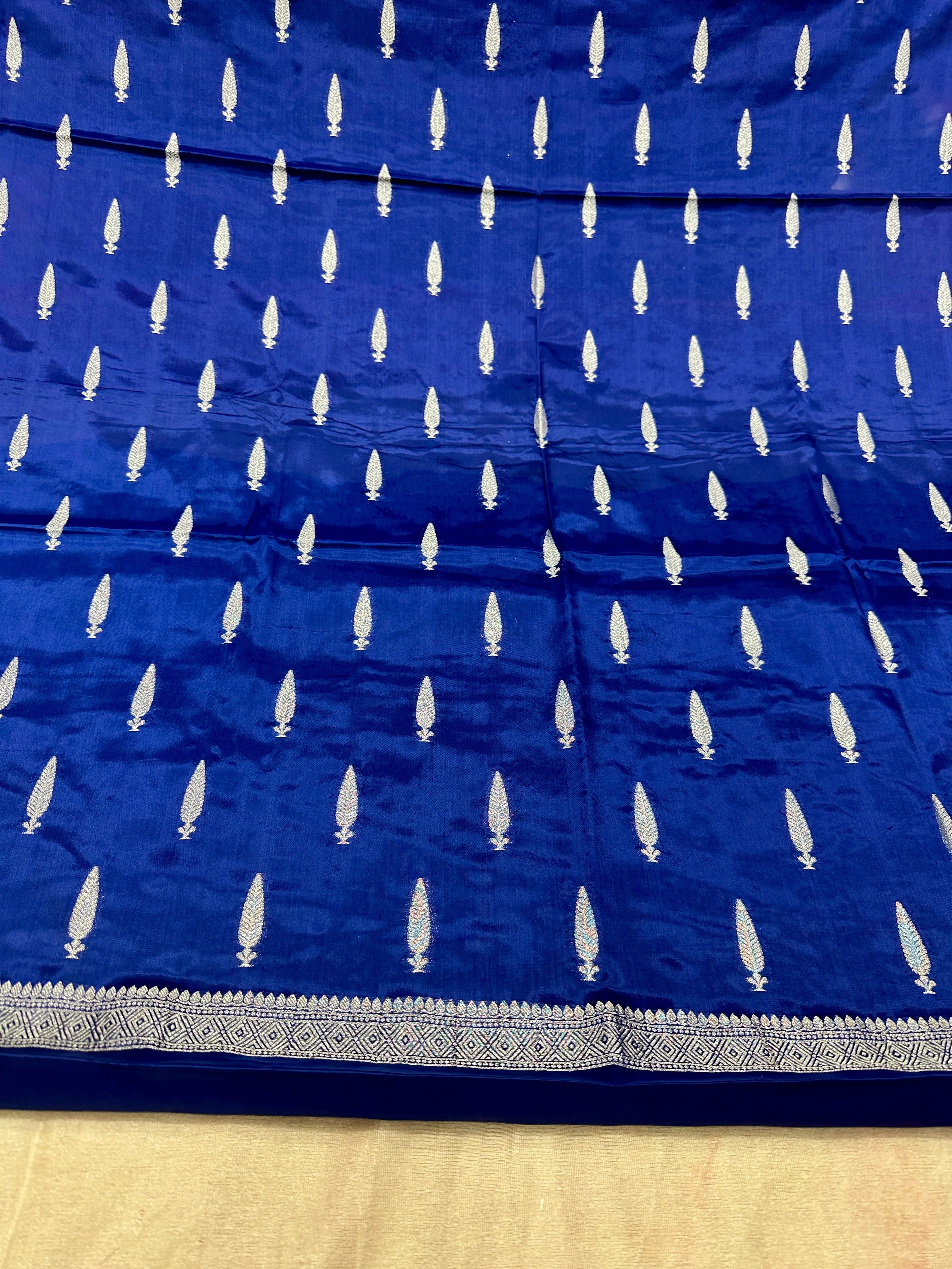 ✨ Banarasi Jacquard Gap Buti HO Silk 3-Piece Unstitched Dress Material MSS19