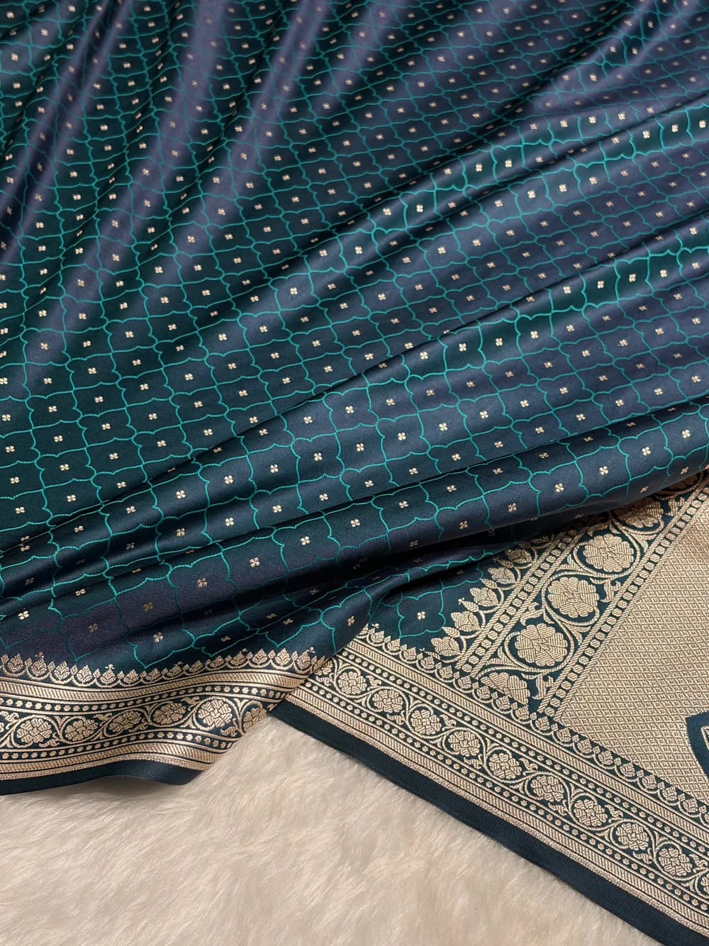✨ Mashru Kataan Silk Saree with Tanchoi Woven Pattern, Zari Border & Rich Zari Pallu MKS416