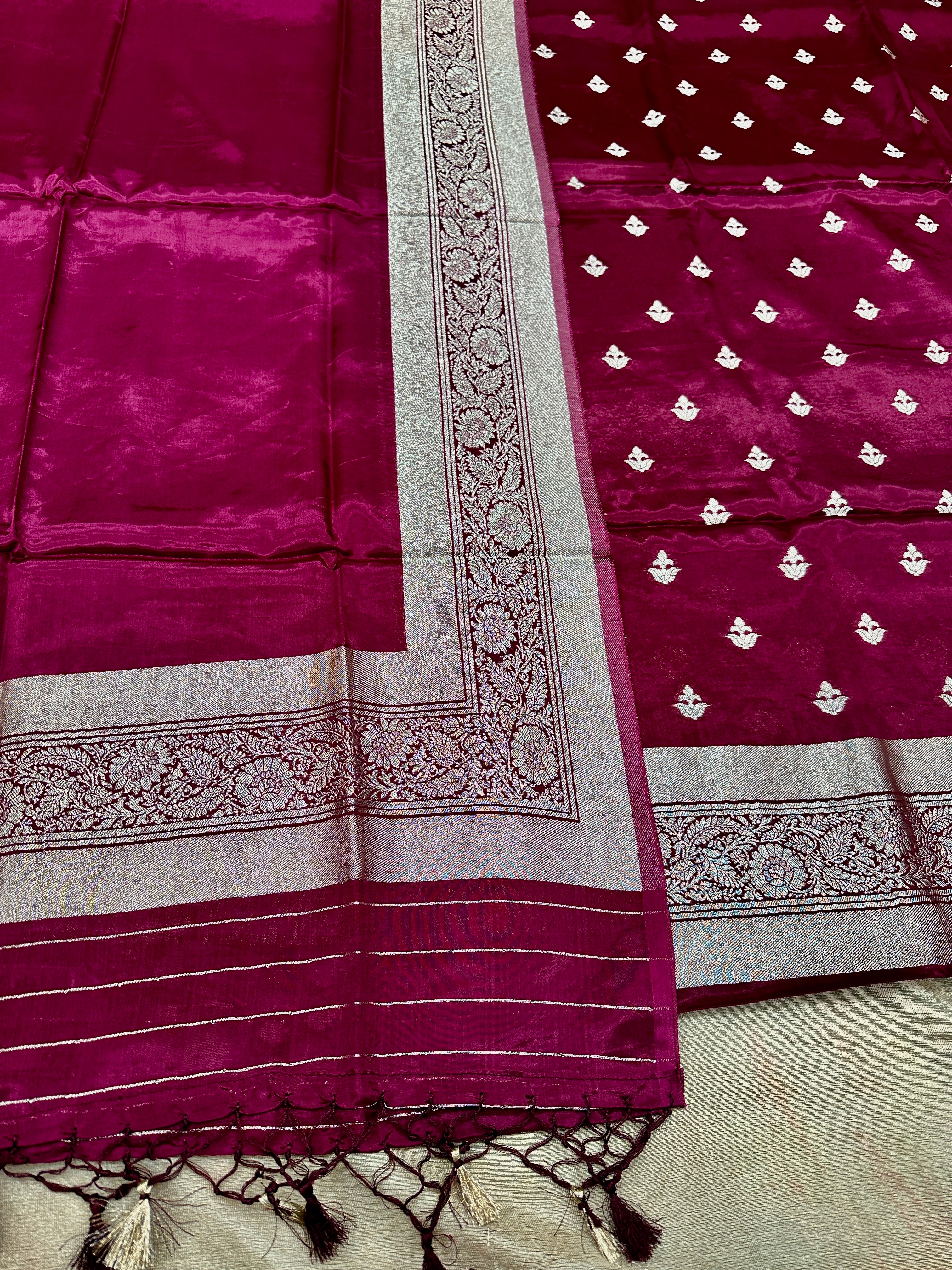 ✨ Banarasi Jacquard Gap Buti HO Silk 3-Piece Unstitched Dress Material MSS24