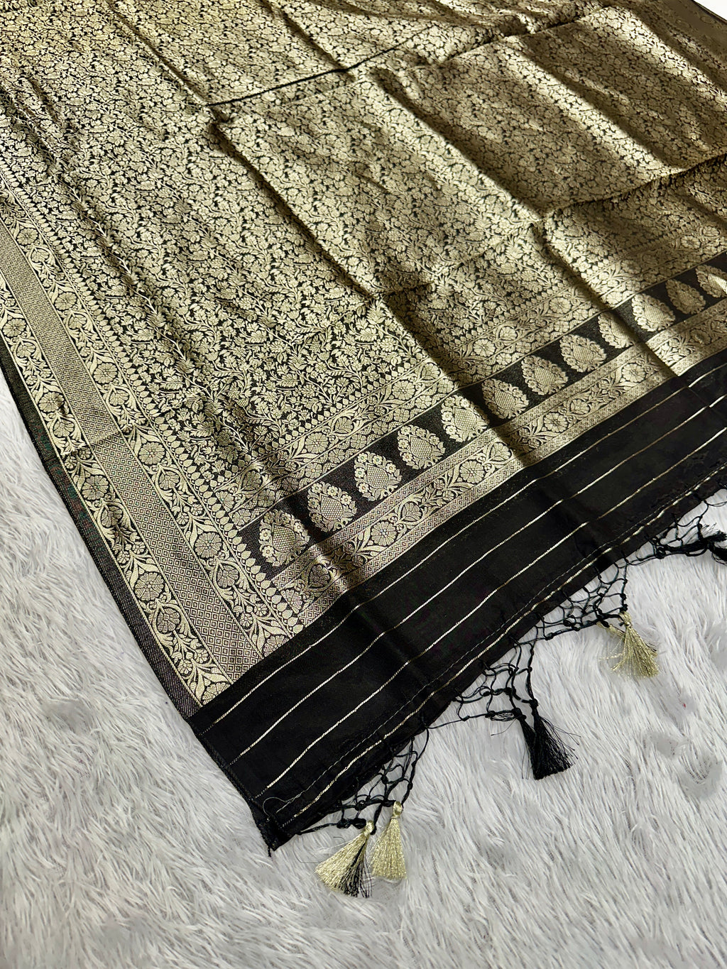 ✨ Banarasi Jacquard Gap Buti HO Silk 3-Piece Unstitched Dress Material MSS15