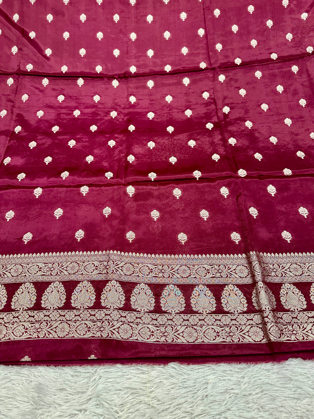 ✨ Banarasi Jacquard Gap Buti HO Silk 3-Piece Unstitched Dress Material MSS15