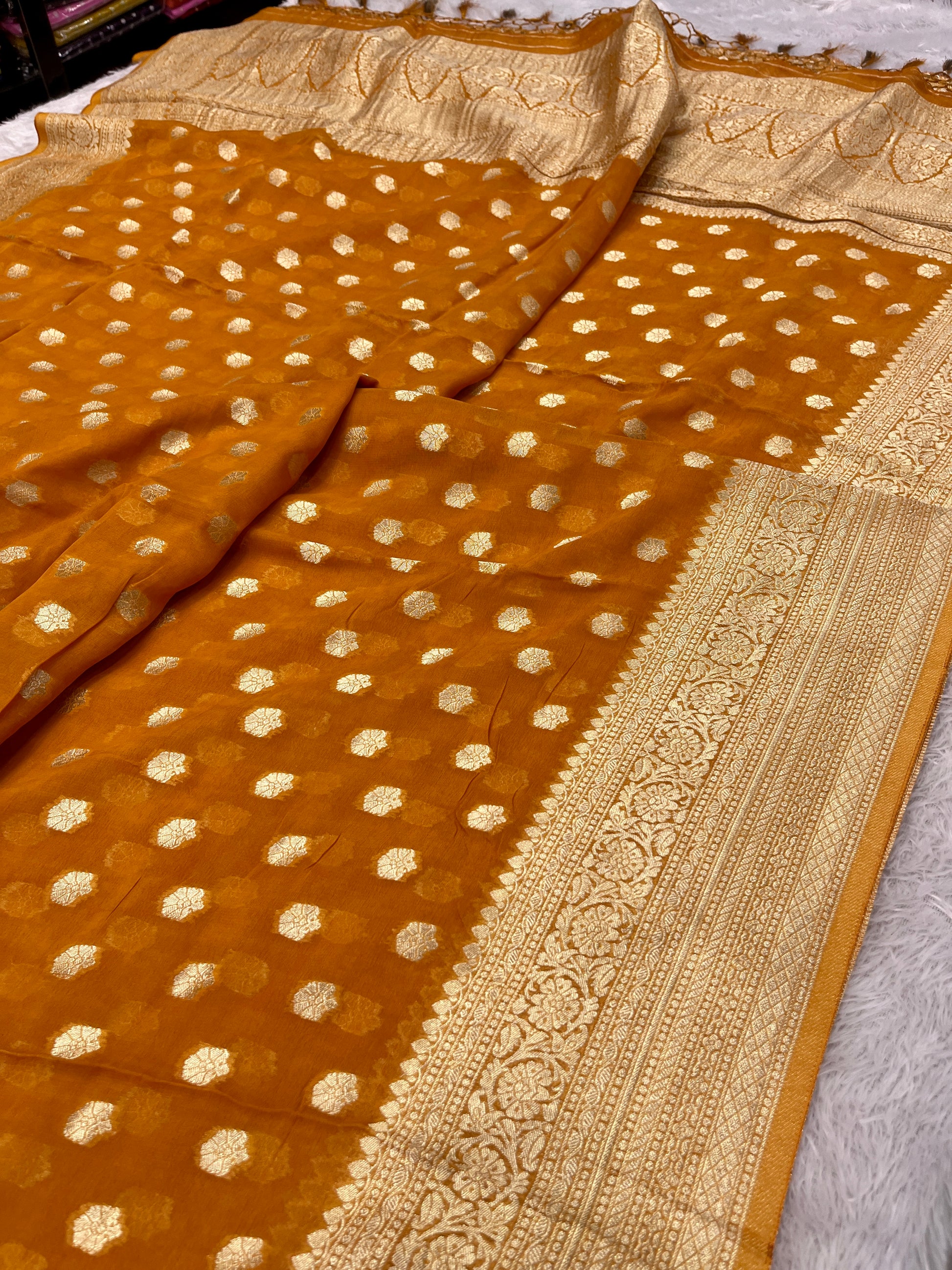 Banarsi Pure Natural Georgette Little flower Buti  Design VSG07