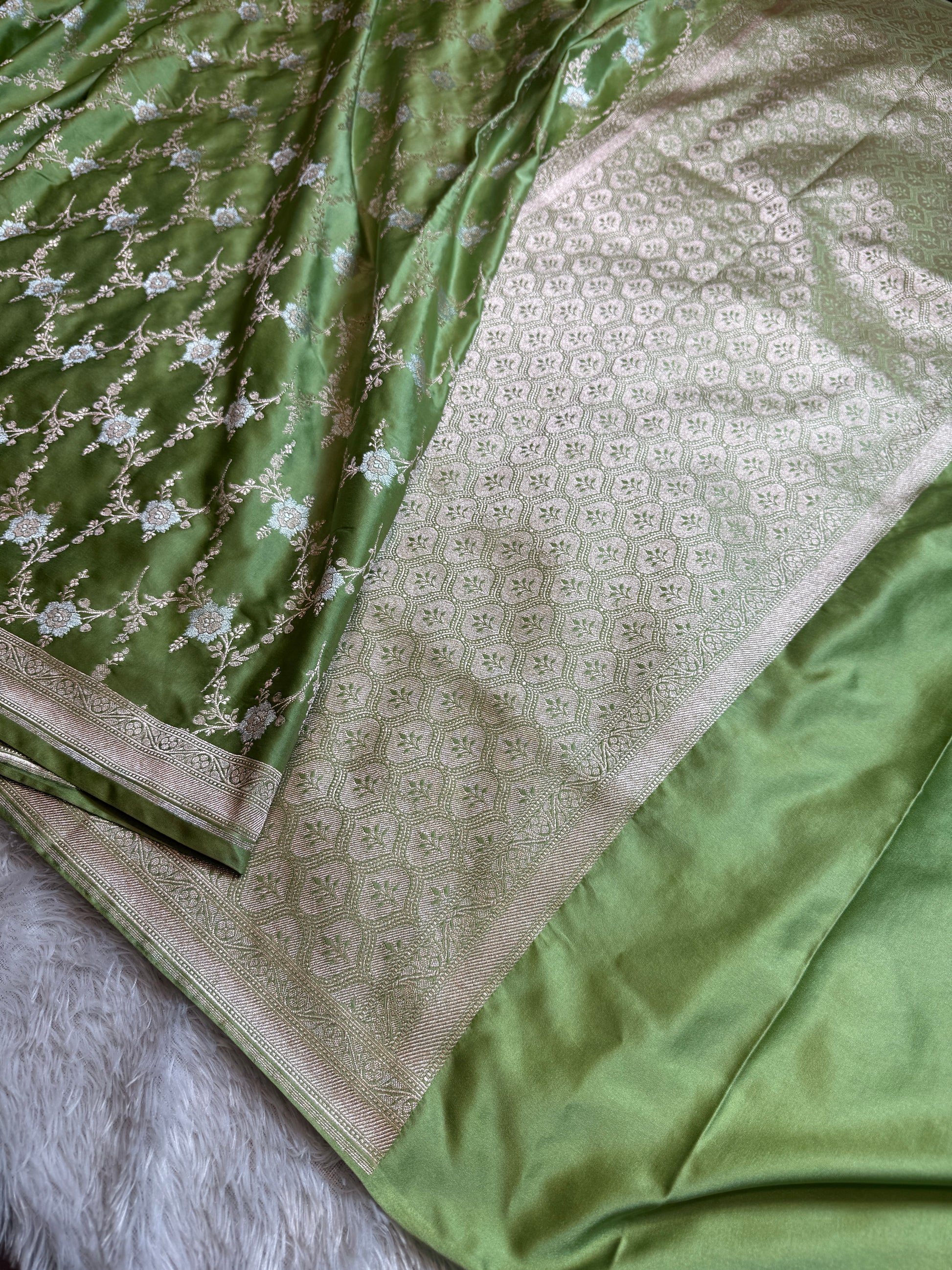 Light Color Shade Pista Mashru kataan Silk Saree MKS084