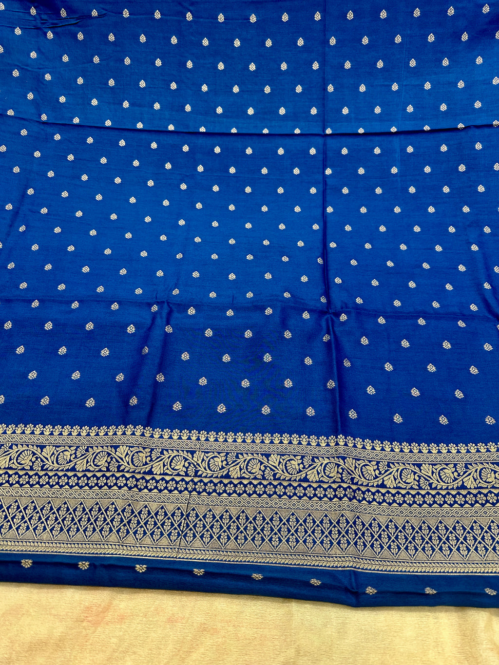 ✨ Banarasi Jacquard Gap Buti HO Silk 3-Piece Unstitched Dress Material MSS18
