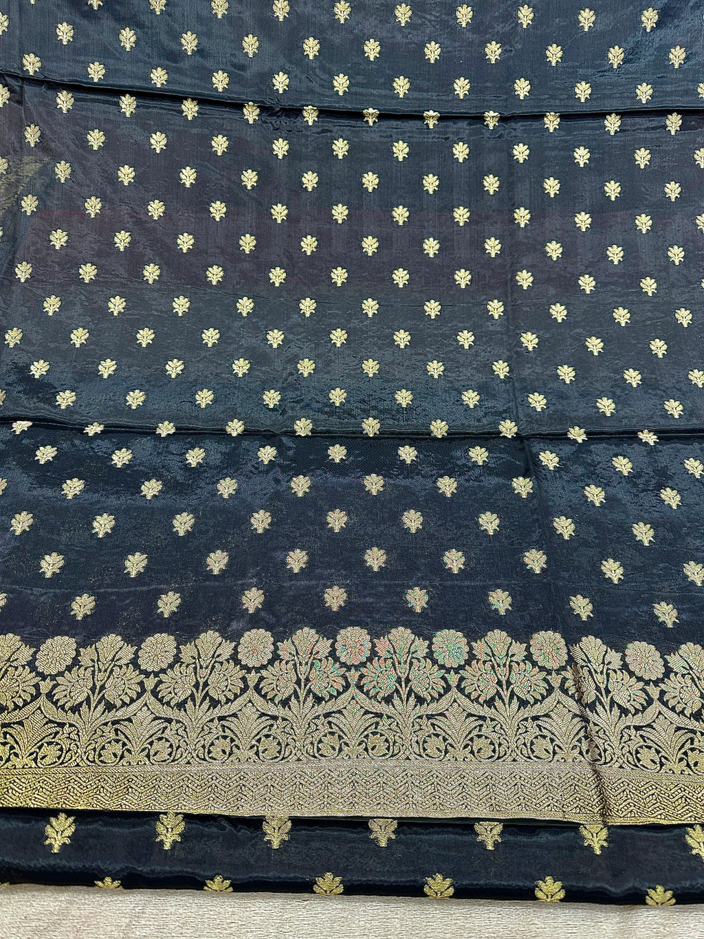 ✨ Banarasi Jacquard Gap Buti HO Silk 3-Piece Unstitched Dress Material MSS26