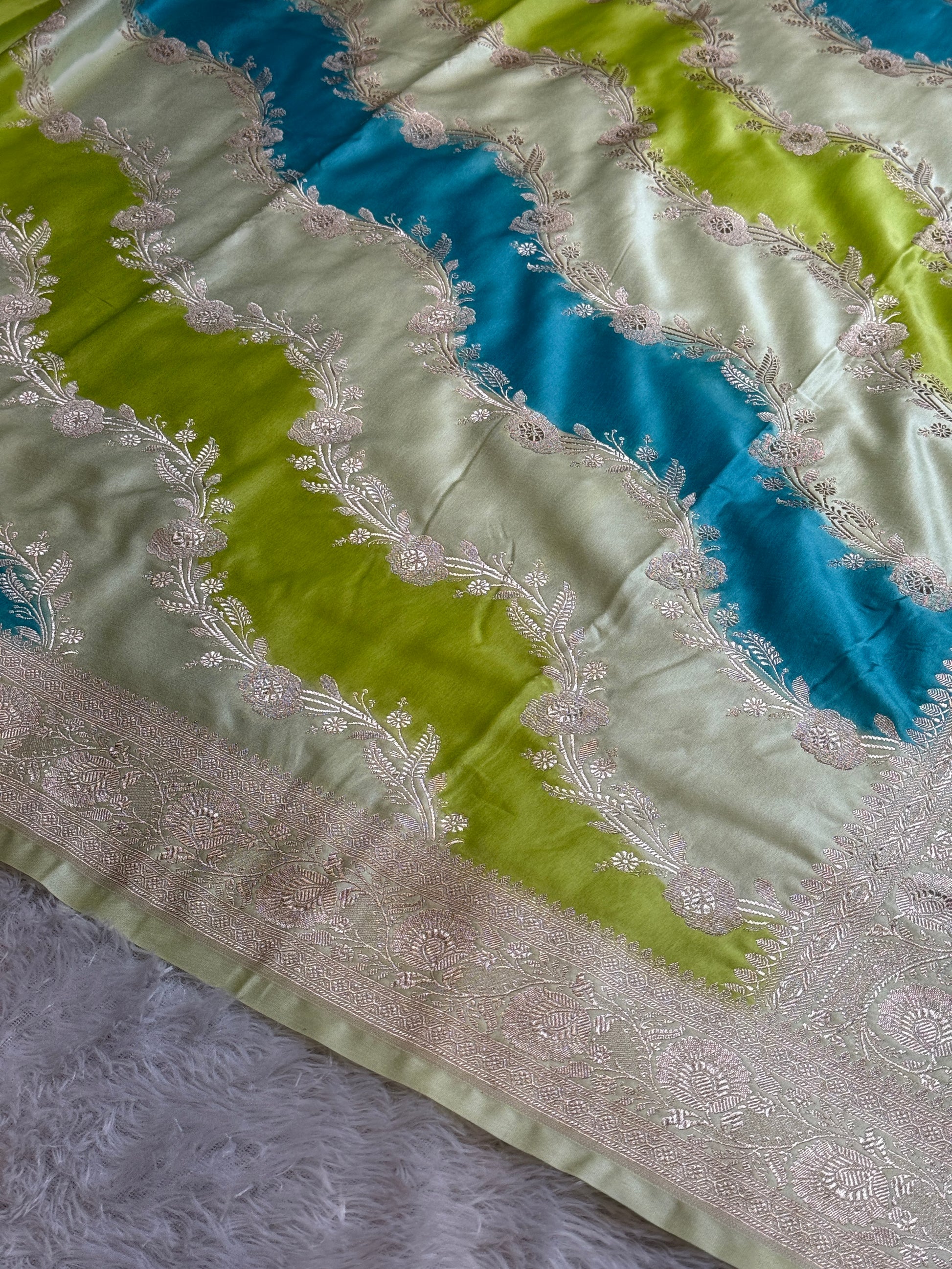 English Color Rangkaat Mashru kataan Silk Saree MKS093