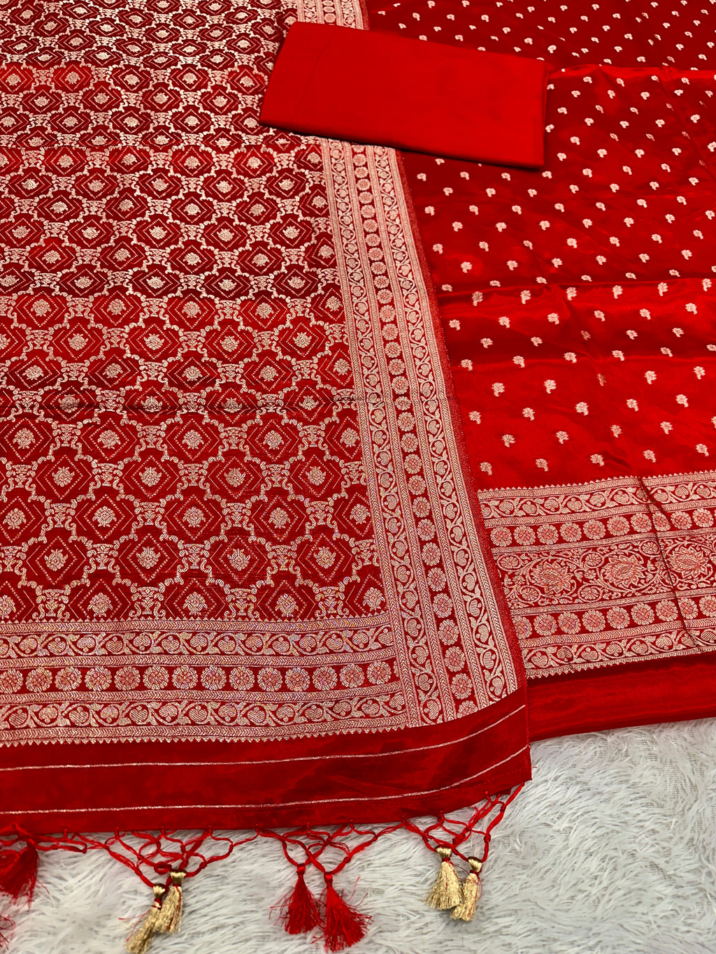 ✨ Banarasi Jacquard Gap Buti HO Silk 3-Piece Unstitched Dress Material MSS17
