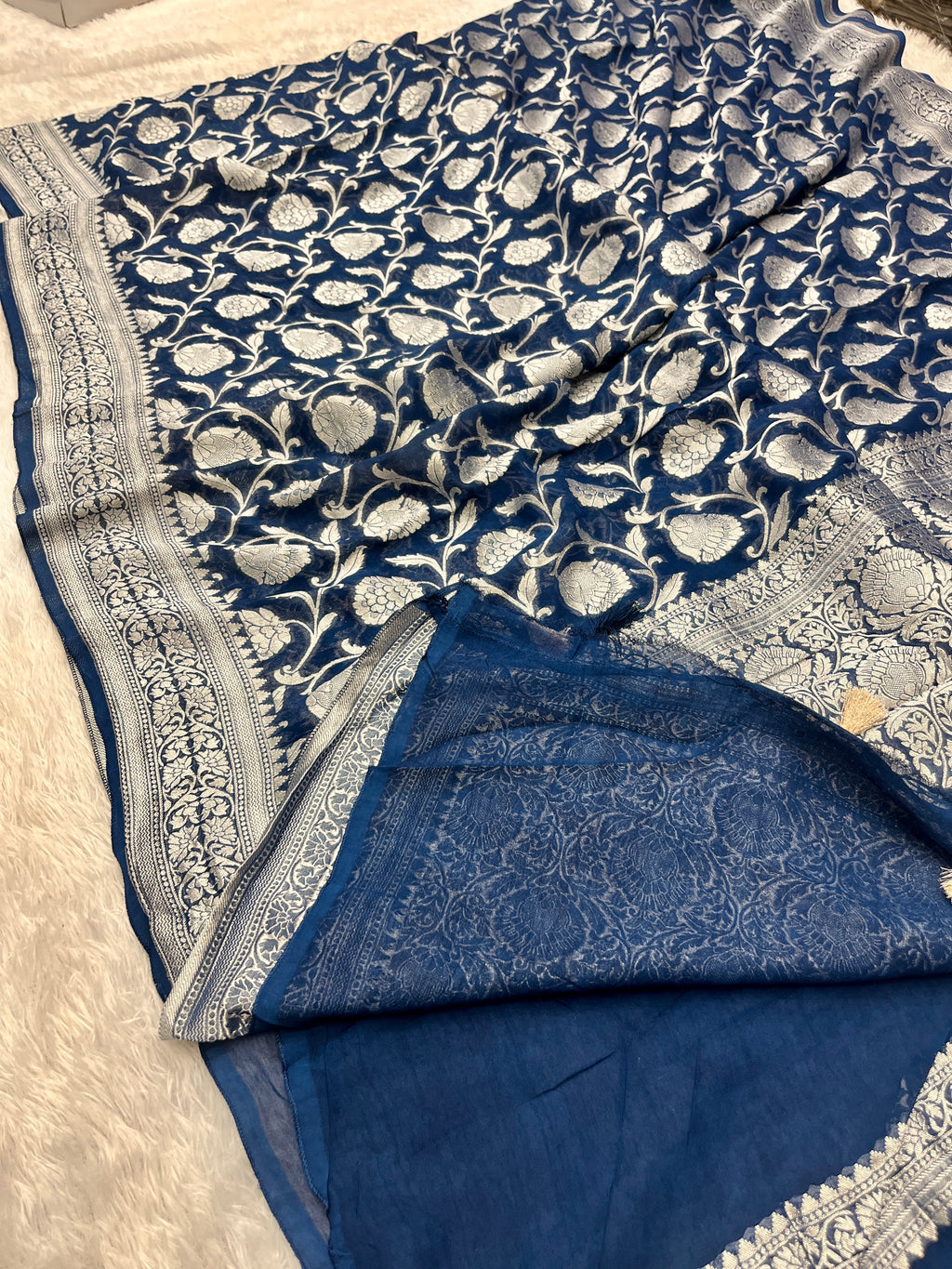 Banarsi Pure Natural Georgette Jaal Design Pattern VSG01