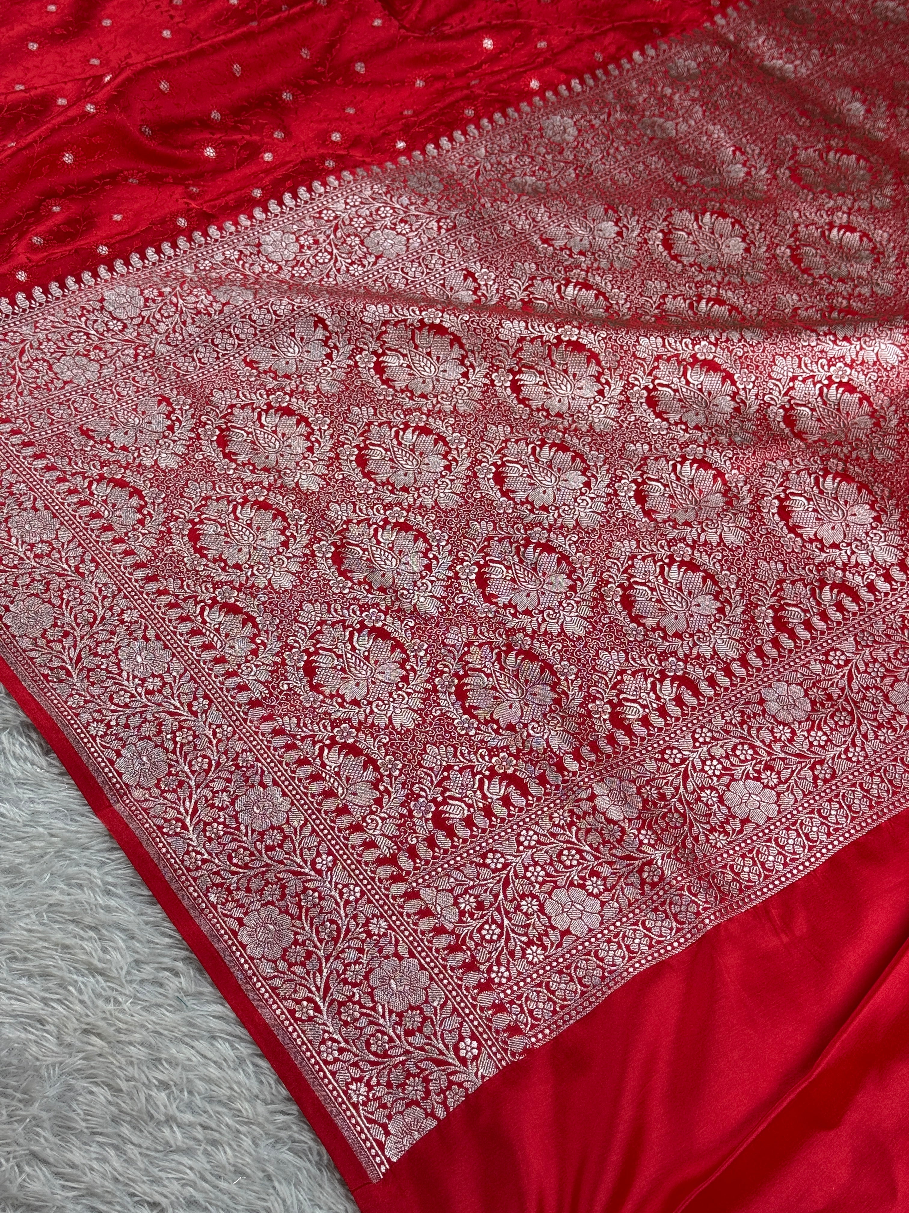 Red Mashru Kataan Silk Banarasi Saree with Tanchoi Zari Meenakari Weave & Rich Pallu | Kaashi Threads MKS509