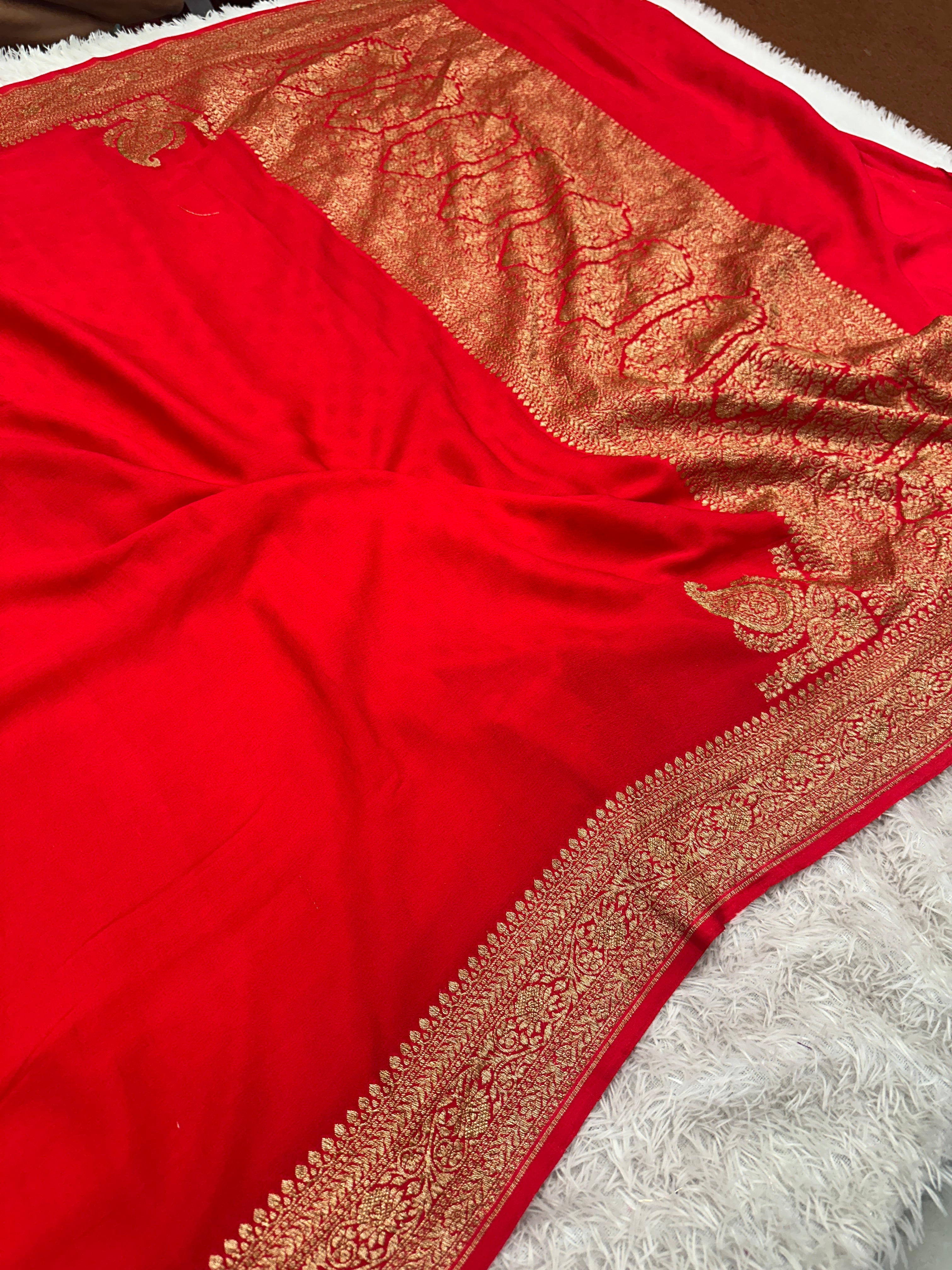 Premium Pure Silk Crepe Saree with Antique Zari Woven Border & Rich Pallu – PS32