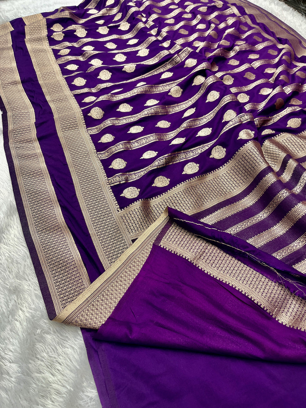 Chinon Silk Horizontal Buta Design Purple Color Saree CN09