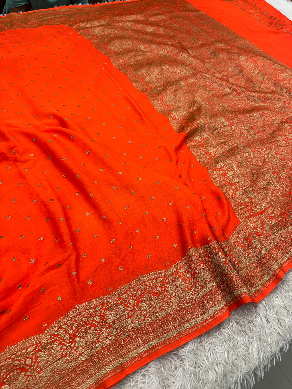 Luxury Pure Silk Crepe Saree with All Over Antique Buta Weaving, Rich Zari Border & Pallu – PS33
