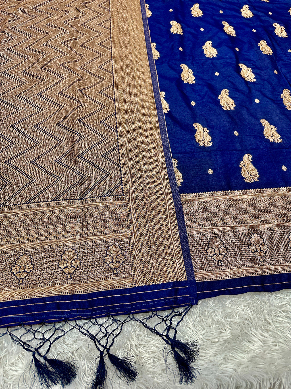 Banarasi Soft Silk 3 Piece Ladies Suit with Antique Zari Woven Work – MSS27