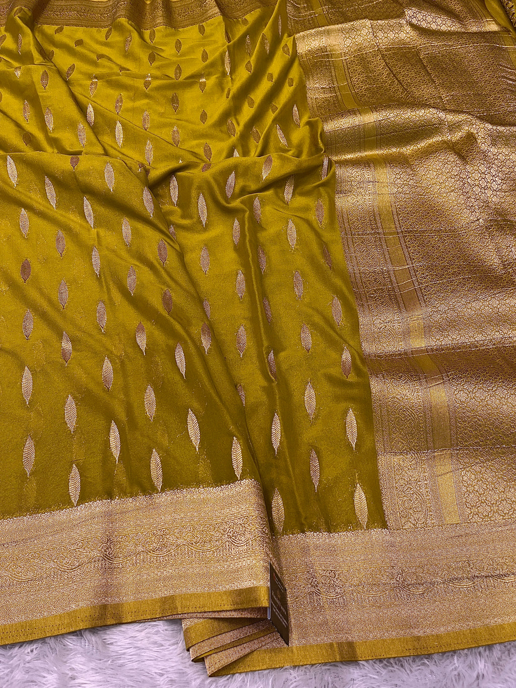 Chinon Silk Andakar Mehandi Green Color Saree CN02