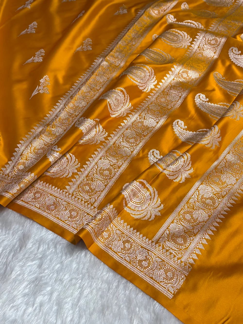 Banarasi Mashru Kataan Silk Saree Featuring Kyari Buta Woven Design with Rich Zari Pallu – MKS413