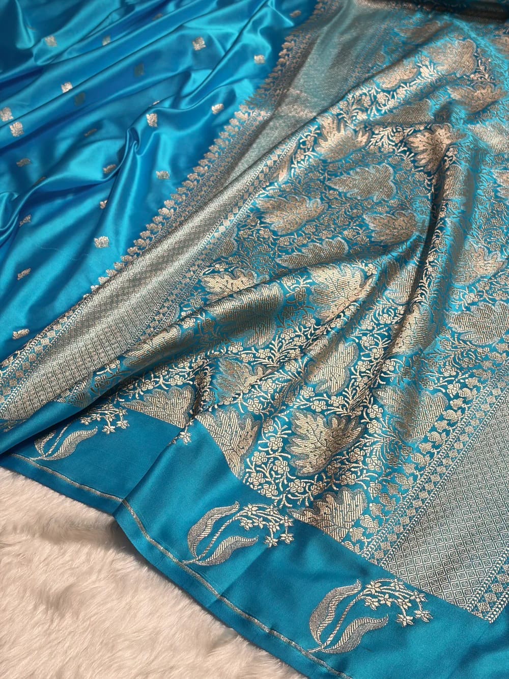 Mashru Kataan Silk Saree with Raw Mango Buta Woven Pattern & Rich Zari Pallu – MKS414