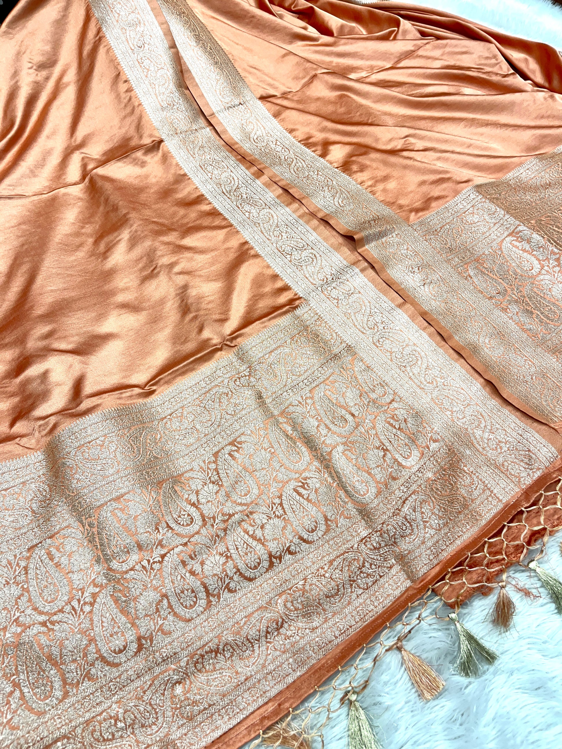 Mashru kataan Buti Suit MSS002