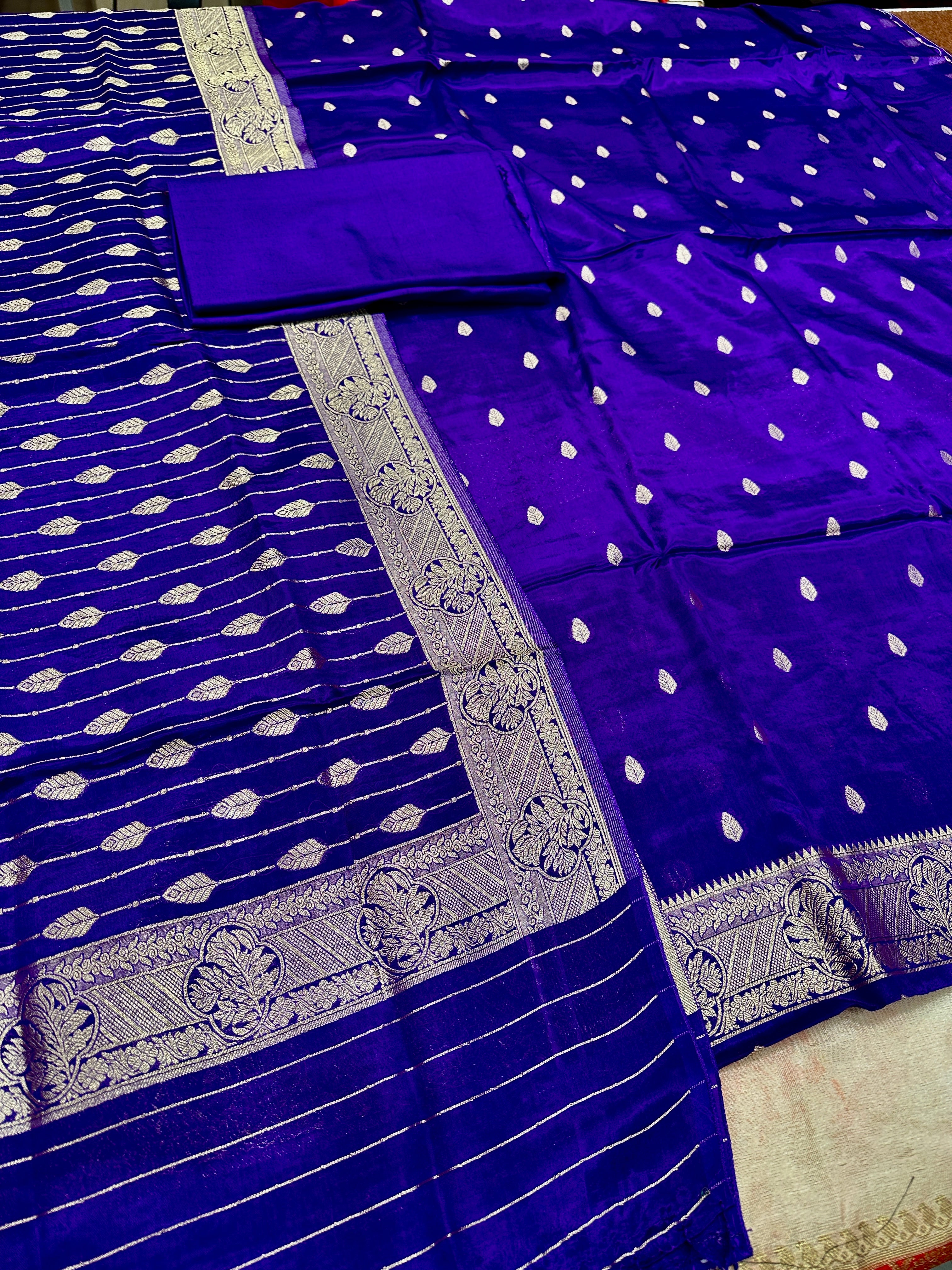 ✨ Banarasi Jacquard Gap Buti HO Silk 3-Piece Unstitched Dress Material MSS21