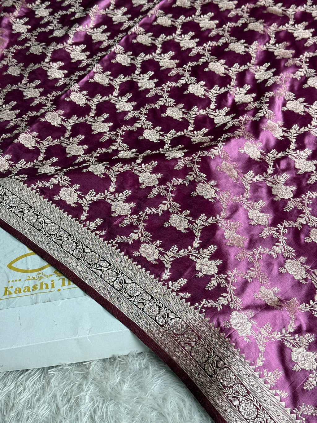 Premium Mashru Silk Contrast Saree with Jaal Woven Design & Rich Zari Pallu – Festive Wear | MKS627