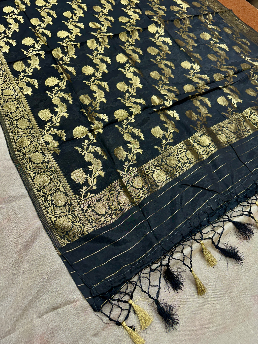 ✨ Banarasi Jacquard Gap Buti HO Silk 3-Piece Unstitched Dress Material MSS26