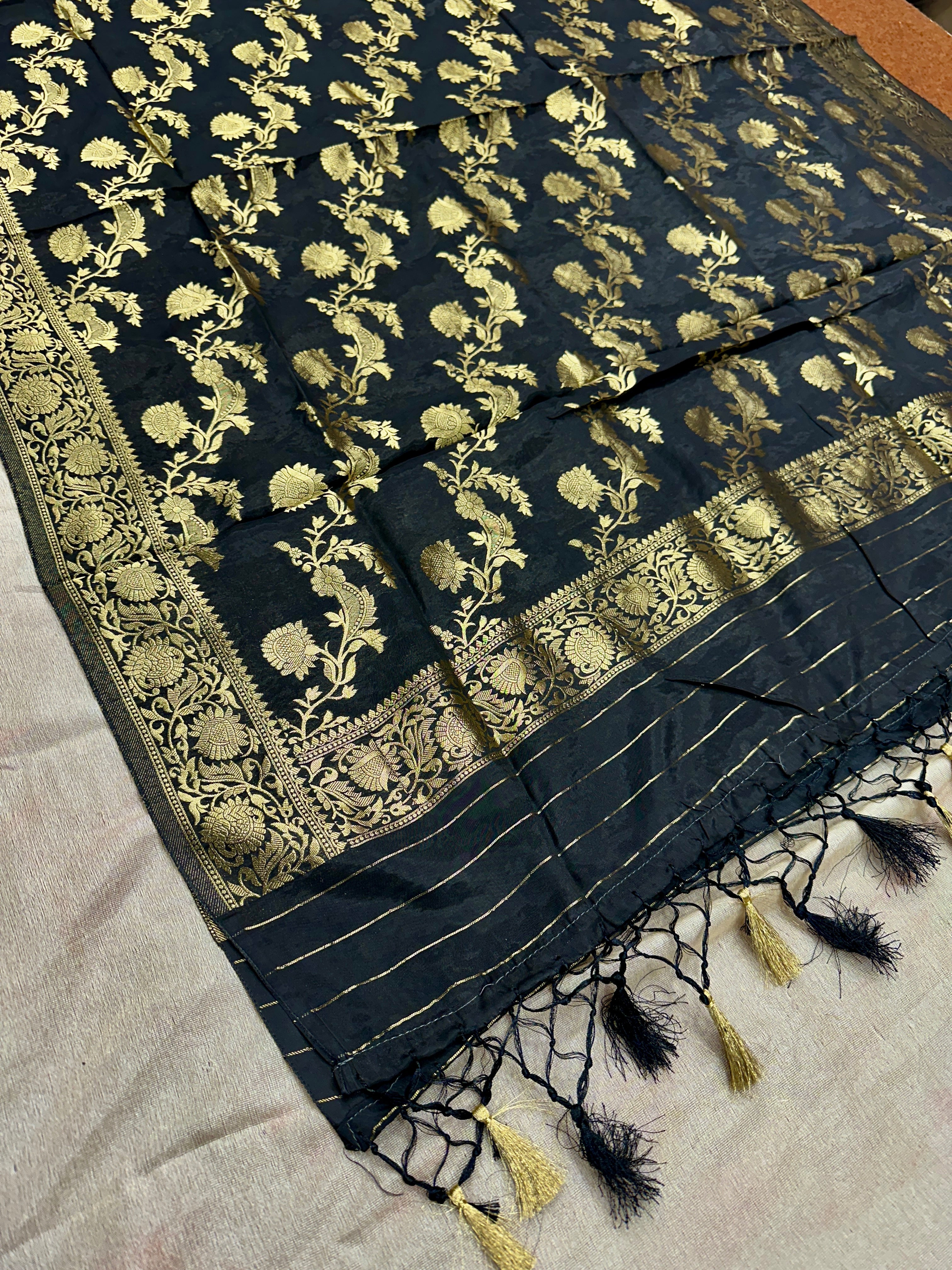 ✨ Banarasi Jacquard Gap Buti HO Silk 3-Piece Unstitched Dress Material MSS26