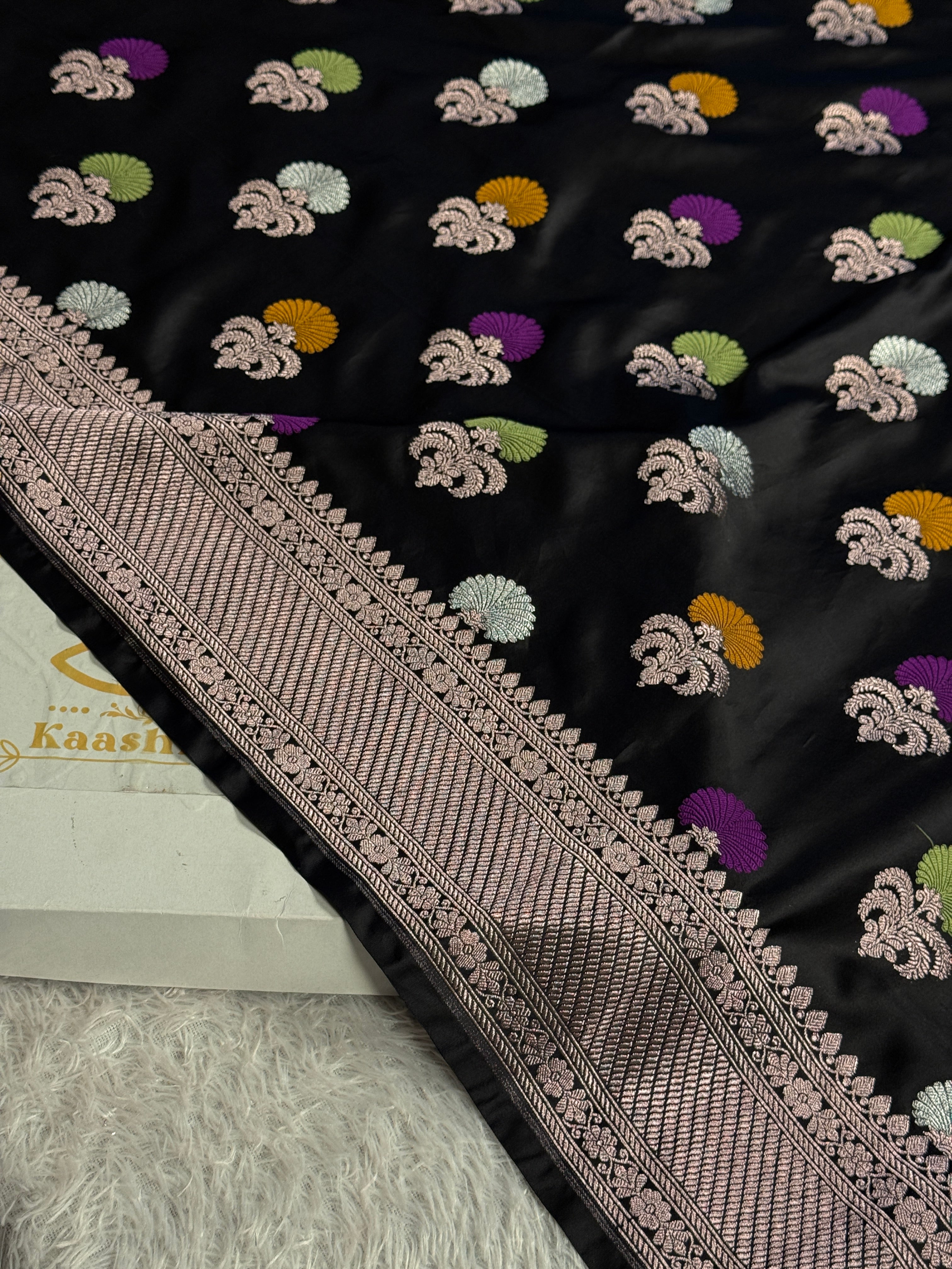 Authentic Banarasi Black Mashru Kataan Silk Saree with Meenakari Buta Weaving & Rich Zari Pallu – MKS705