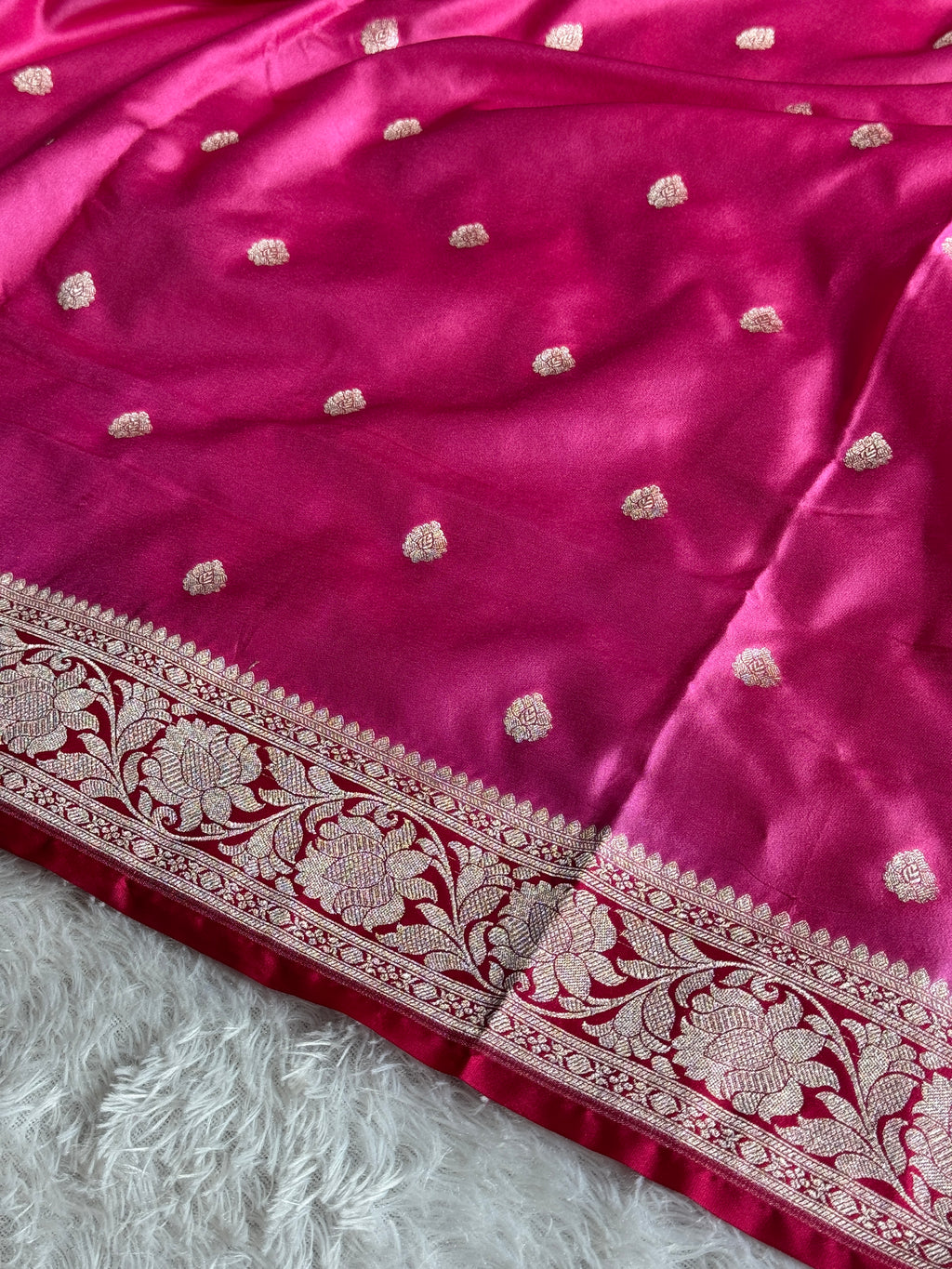 Pink Banarasi Mashru Silk Saree with Dark Pink Contrast and Jacquard Woven Buti Pattern MKS0113
