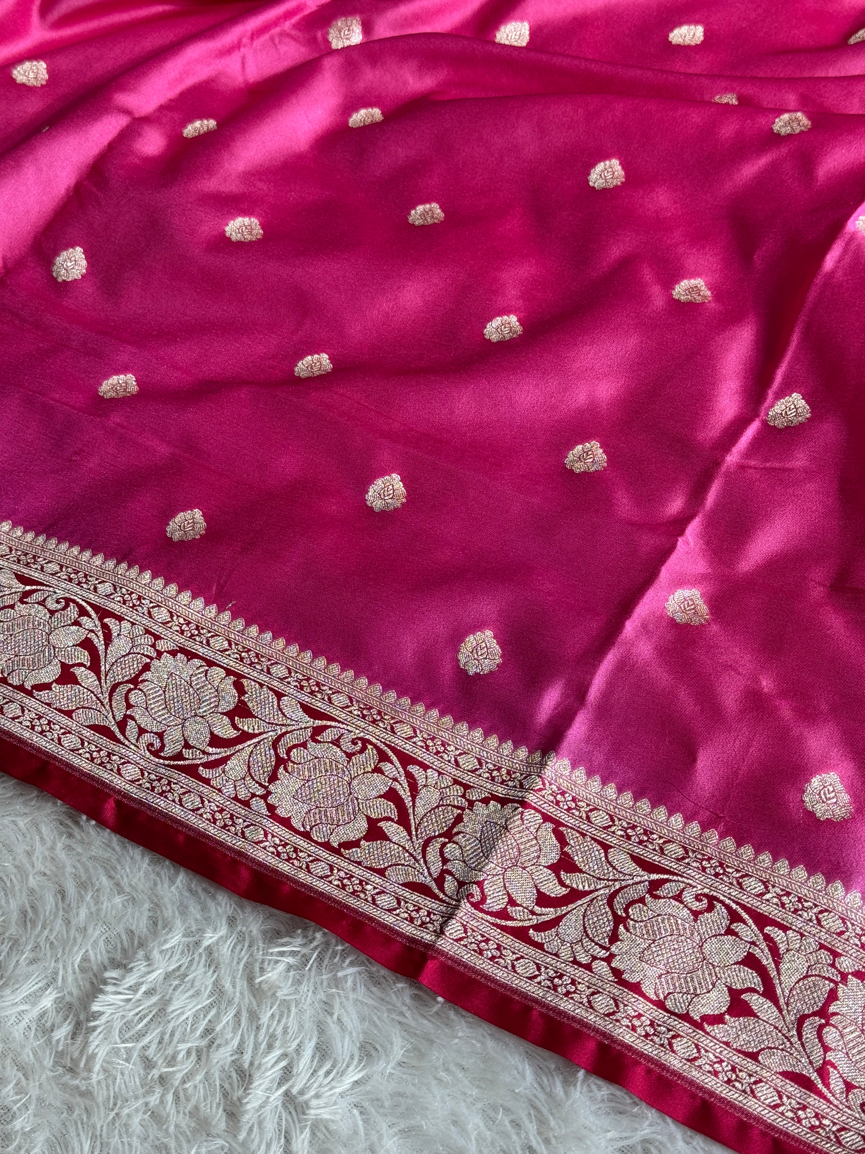 Pink Banarasi Mashru Silk Saree with Dark Pink Contrast and Jacquard Woven Buti Pattern MKS0113