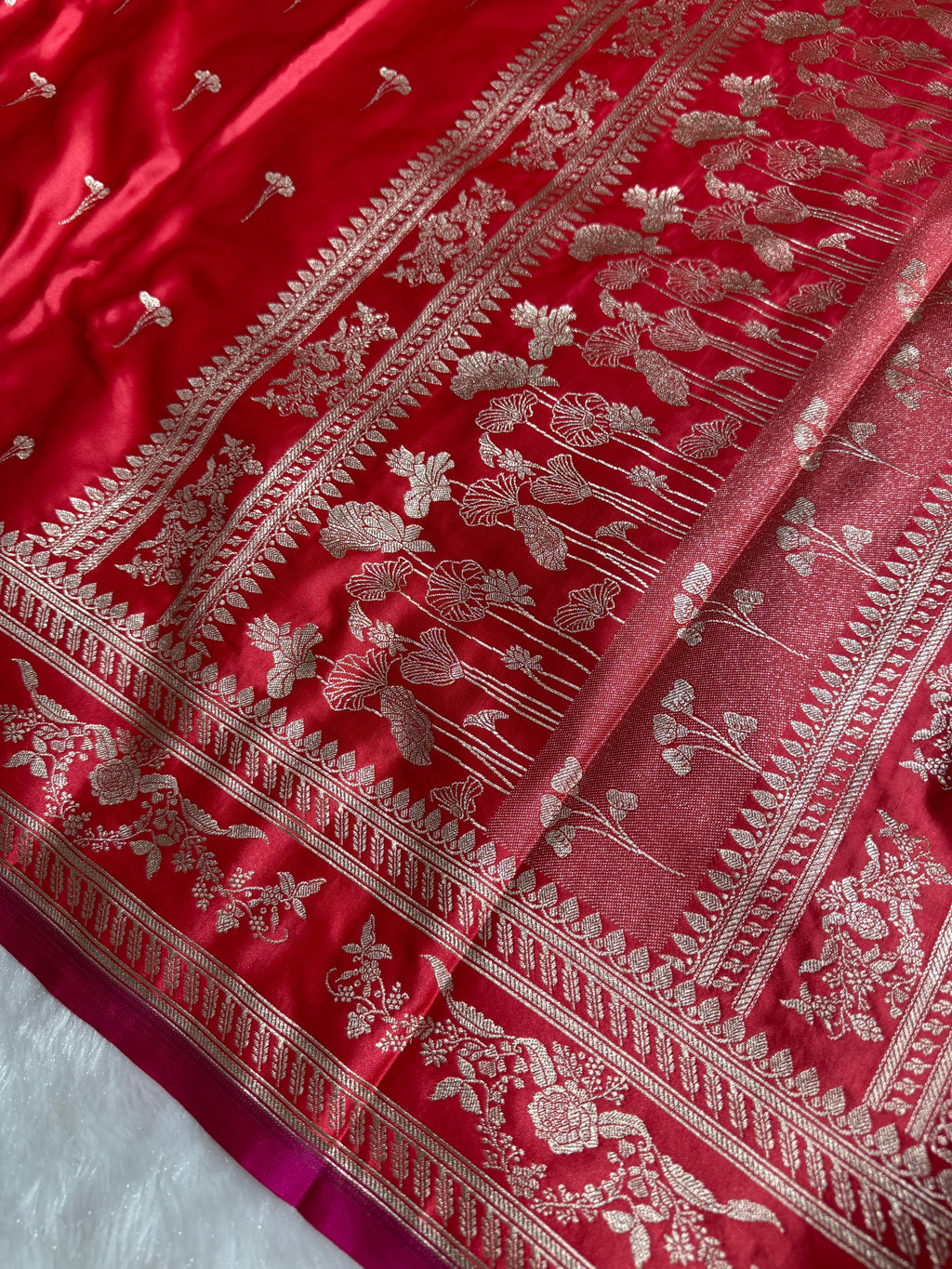 Red Banarasi Mashru Silk Saree with Jacquard Woven Flower Buta & Rich Rupa Sona Zari Detailing MKS086