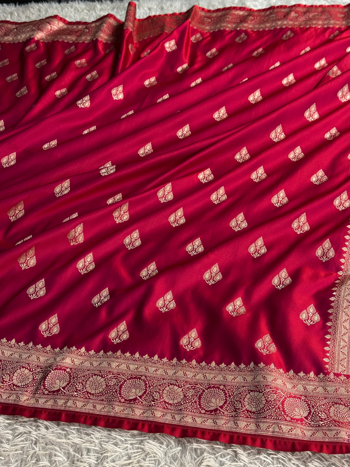 Magenta Pink Dual-Shade Mashru Kataan Silk Saree with Buta Weaving & Rich Zari Pallu | MKS814