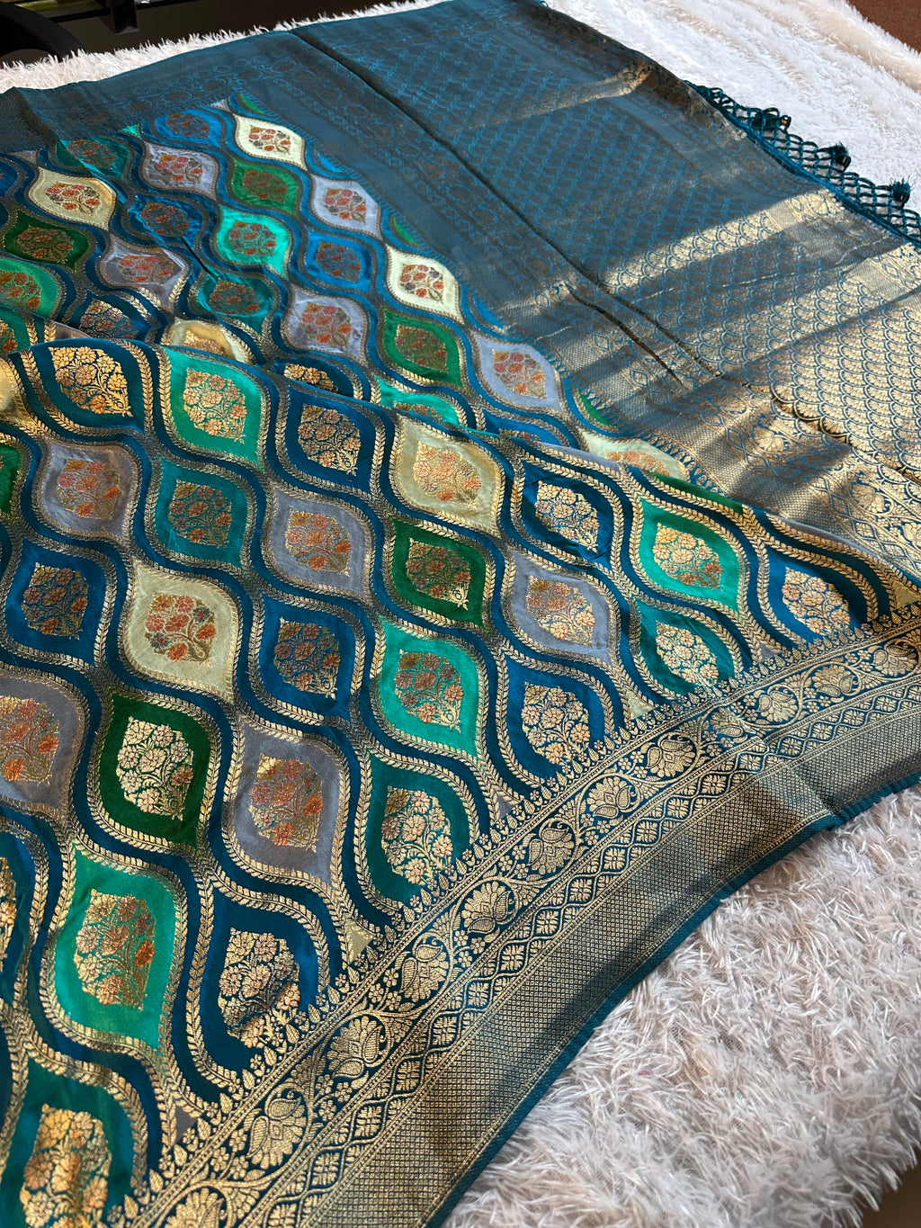 Multicolour Rangkaat