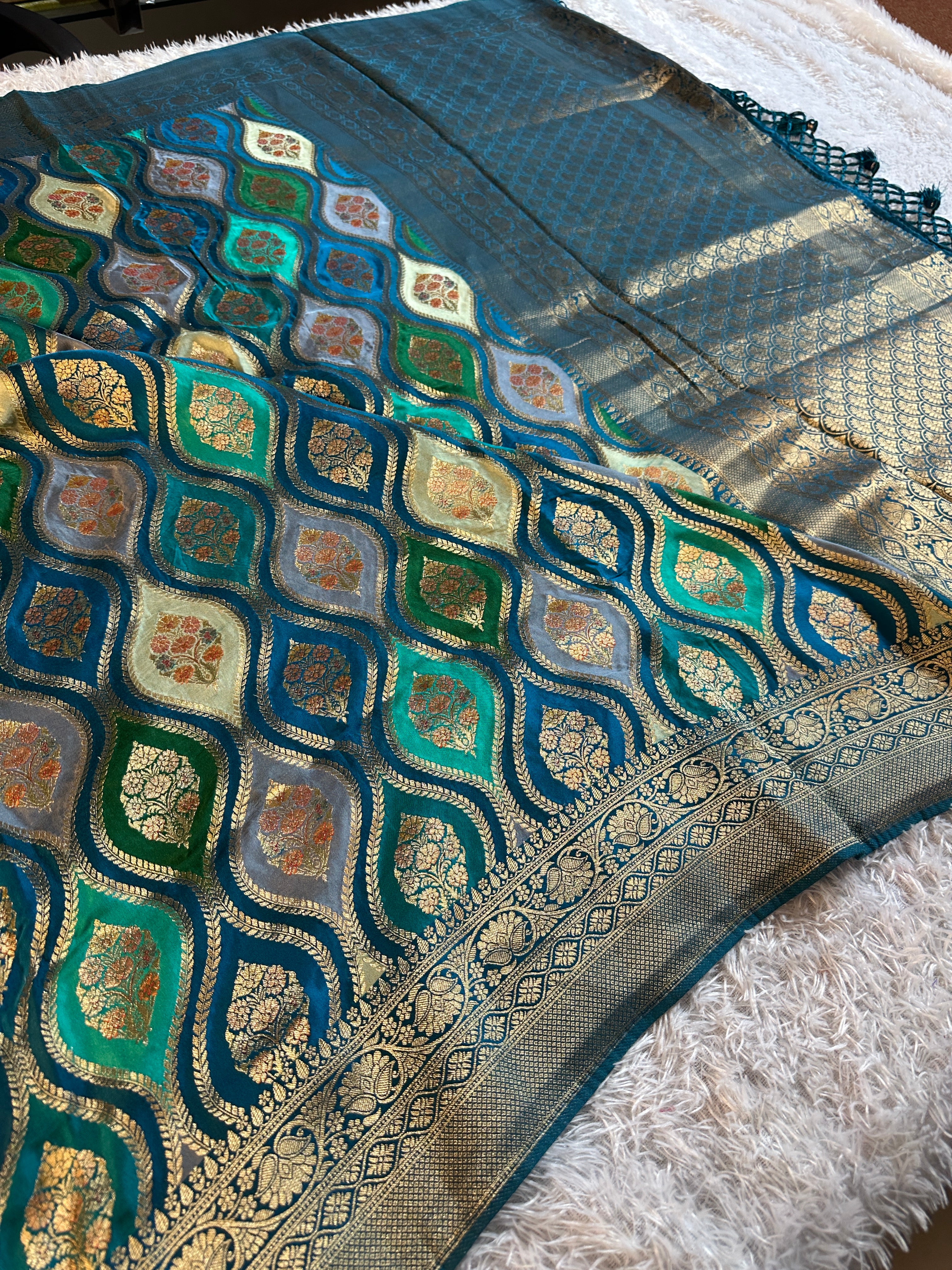Multicolour Rangkaat
