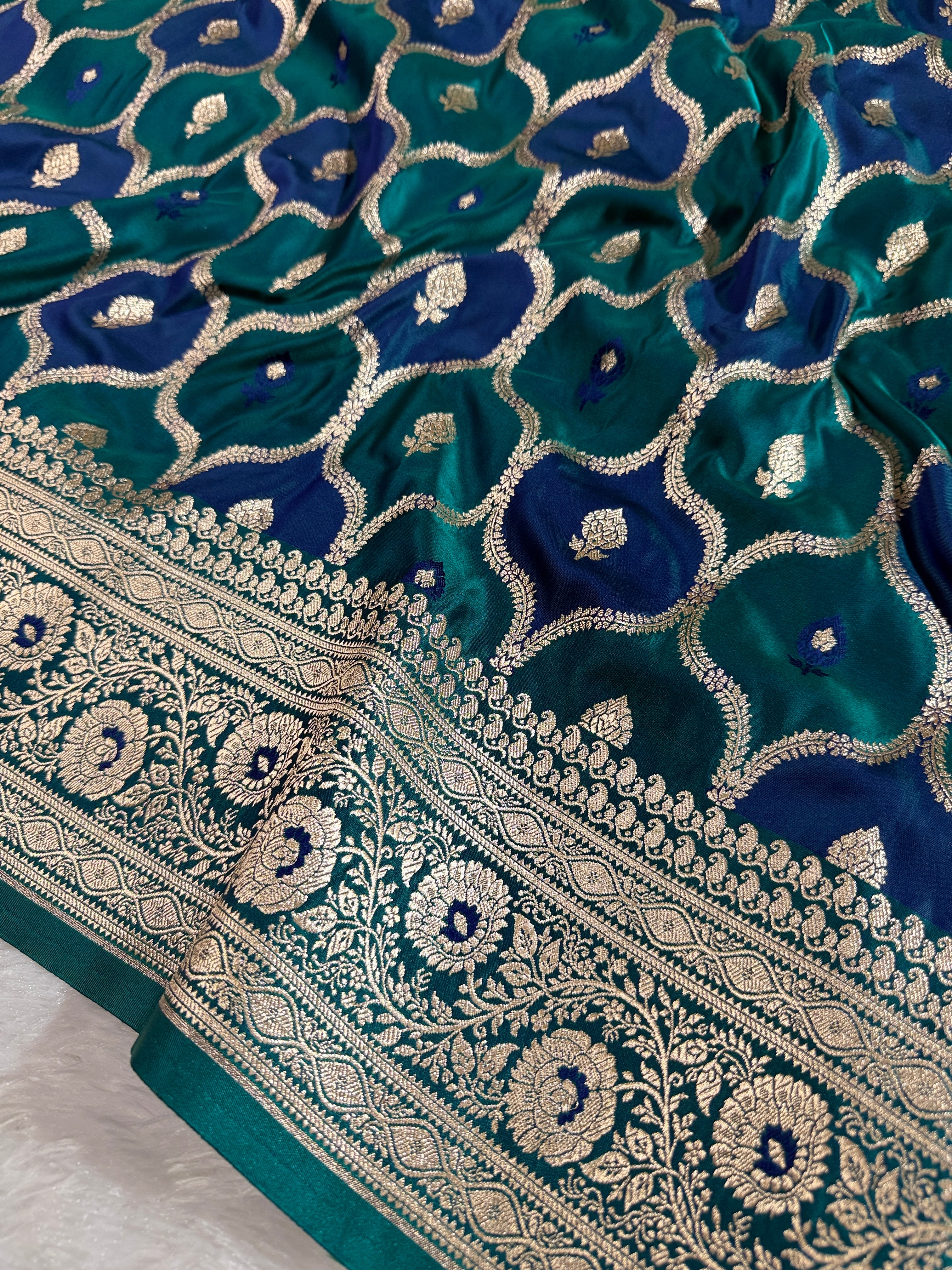 Rama Green Rangkaat Banarasi Mashru Silk Saree with Jacquard Woven Jaal Pattern MKS033