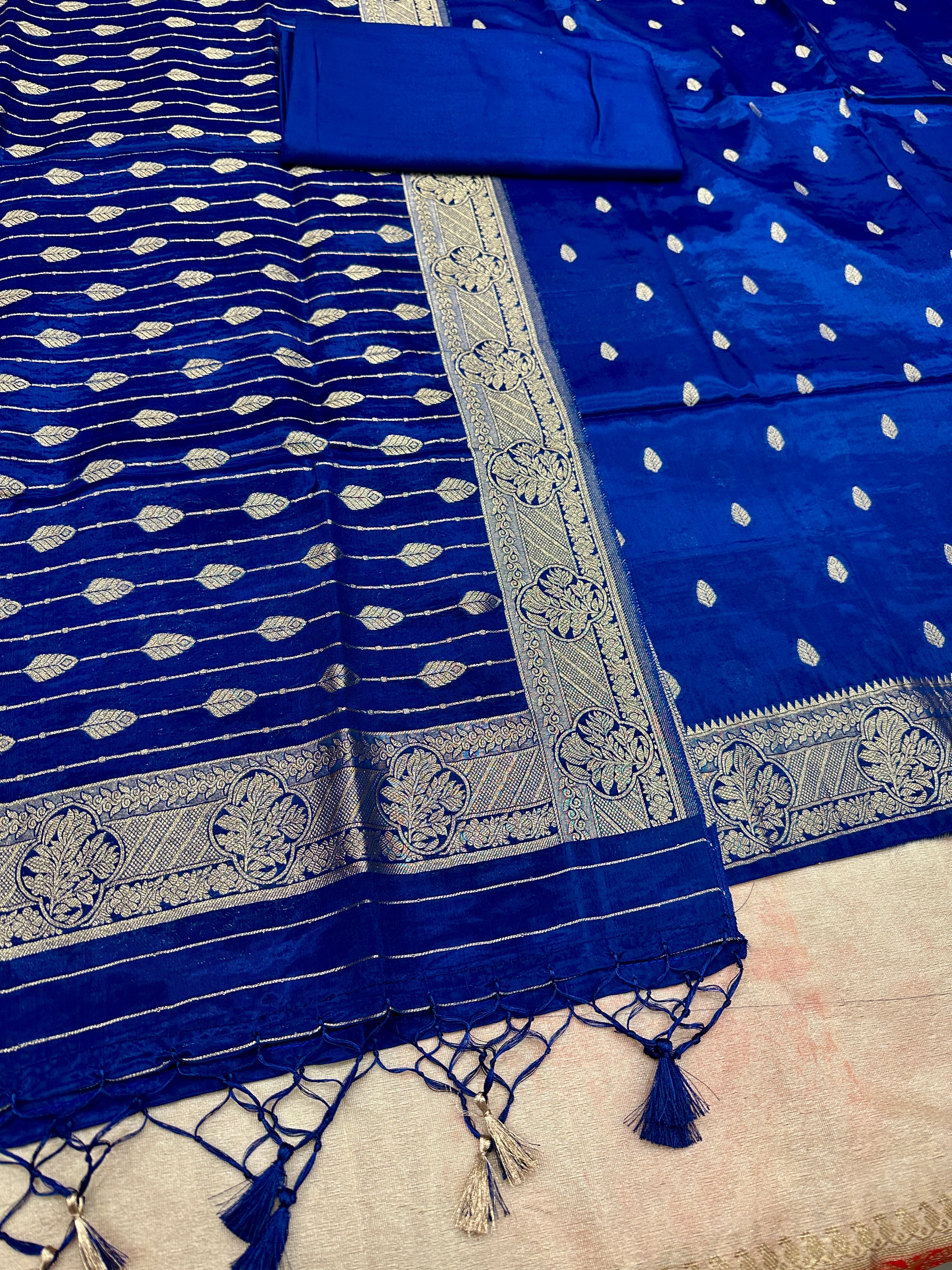 ✨ Banarasi Jacquard Gap Buti HO Silk 3-Piece Unstitched Dress Material MSS21